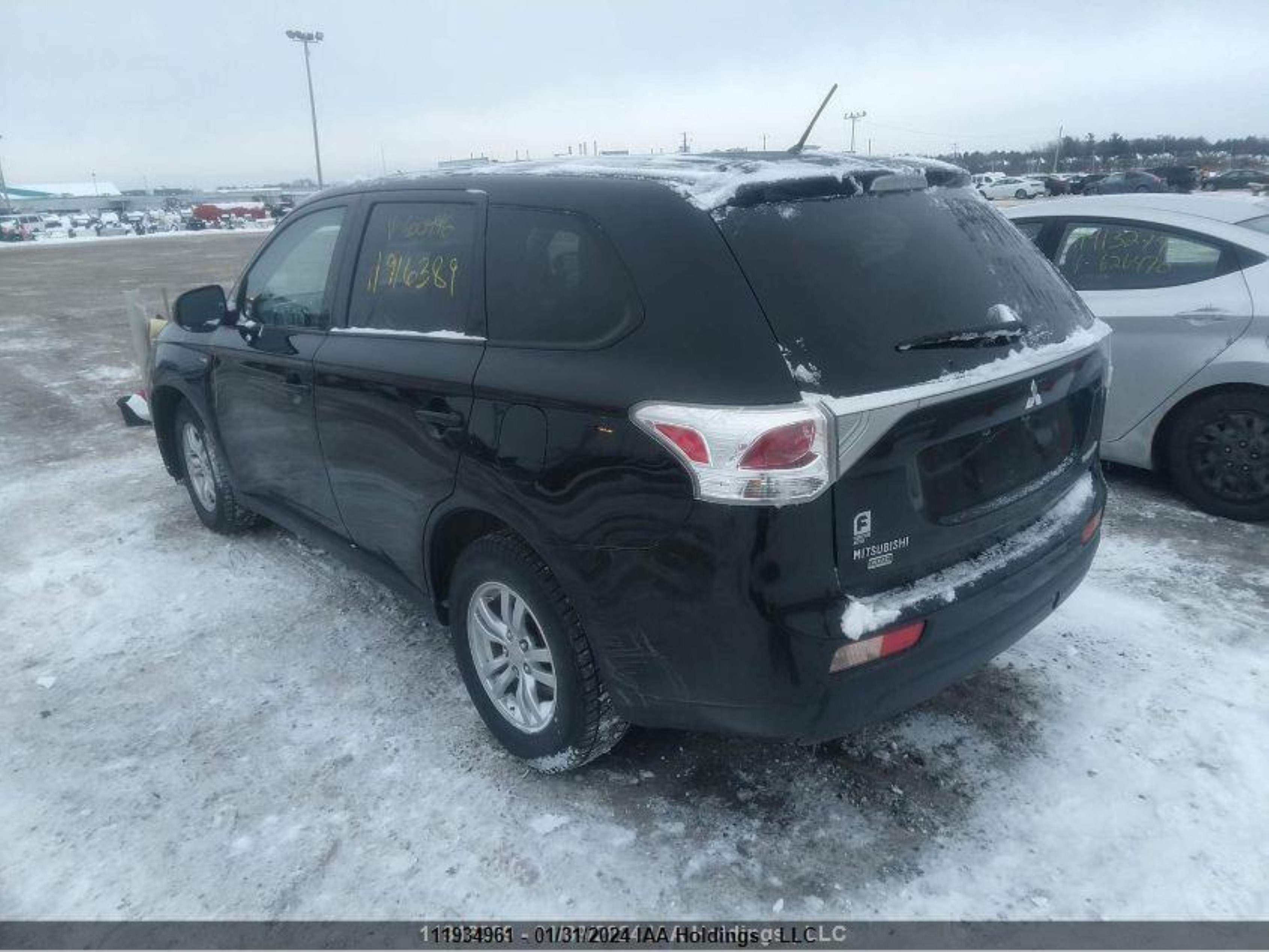 Photo 2 VIN: JA4JZ3AX6EZ600946 - MITSUBISHI OUTLANDER 