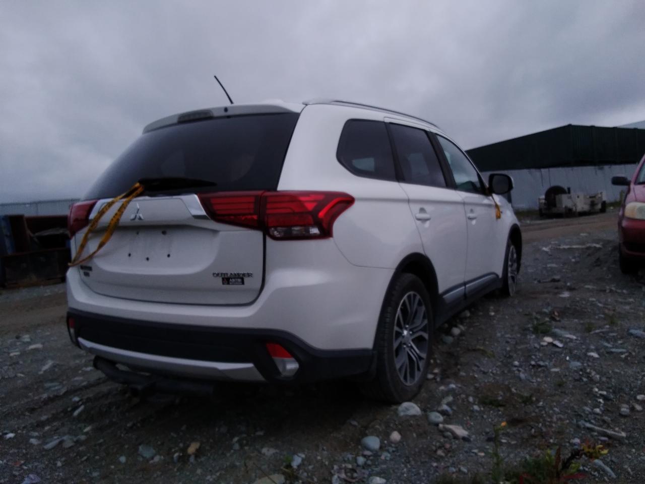 Photo 2 VIN: JA4JZ3AX6GZ608662 - MITSUBISHI OUTLANDER 