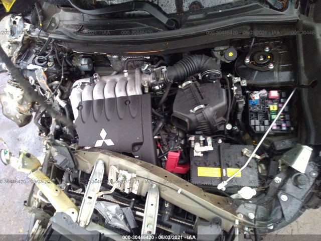 Photo 9 VIN: JA4JZ4AX0KZ027575 - MITSUBISHI OUTLANDER 