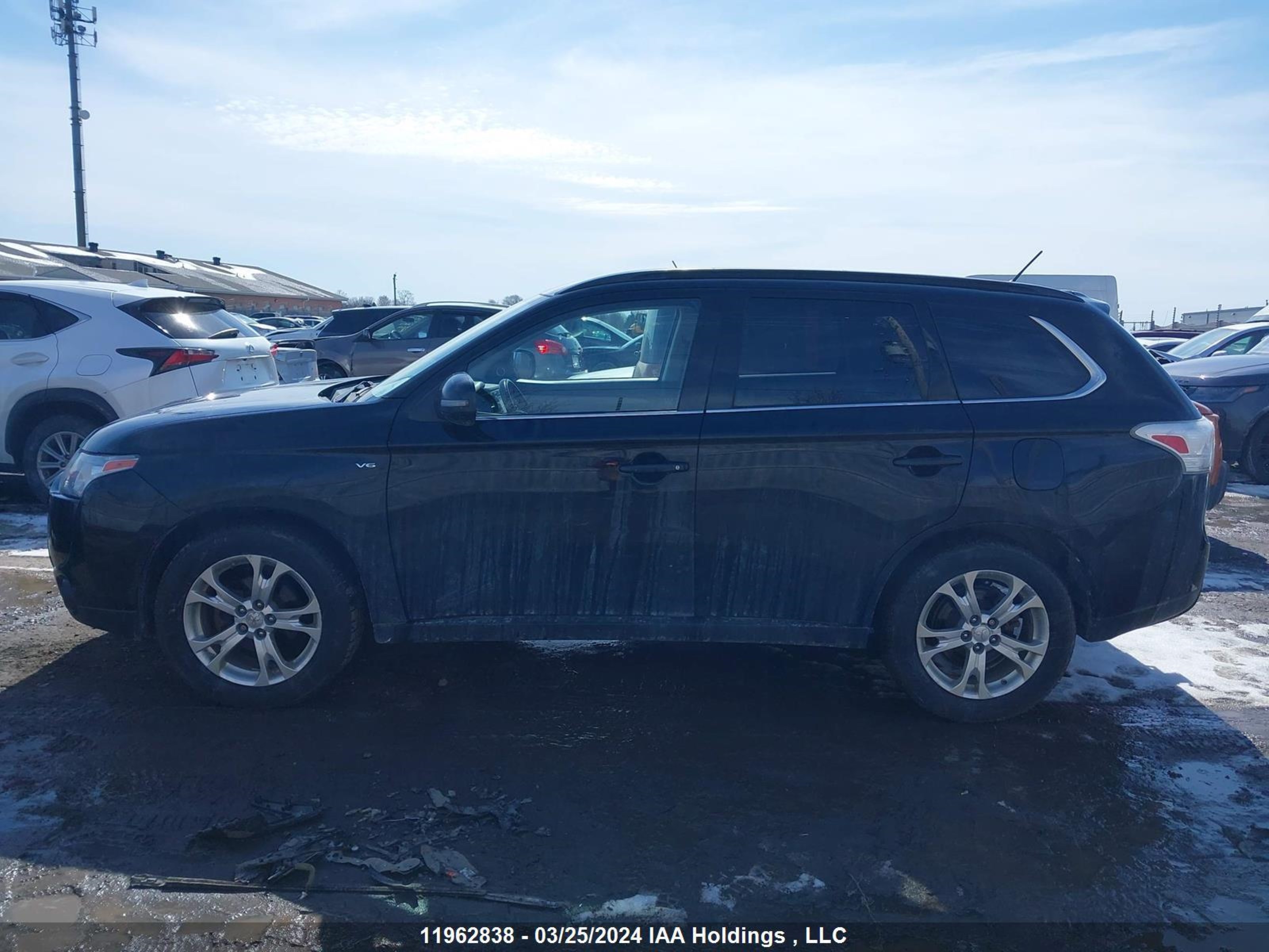 Photo 13 VIN: JA4JZ4AX1EZ606031 - MITSUBISHI OUTLANDER 