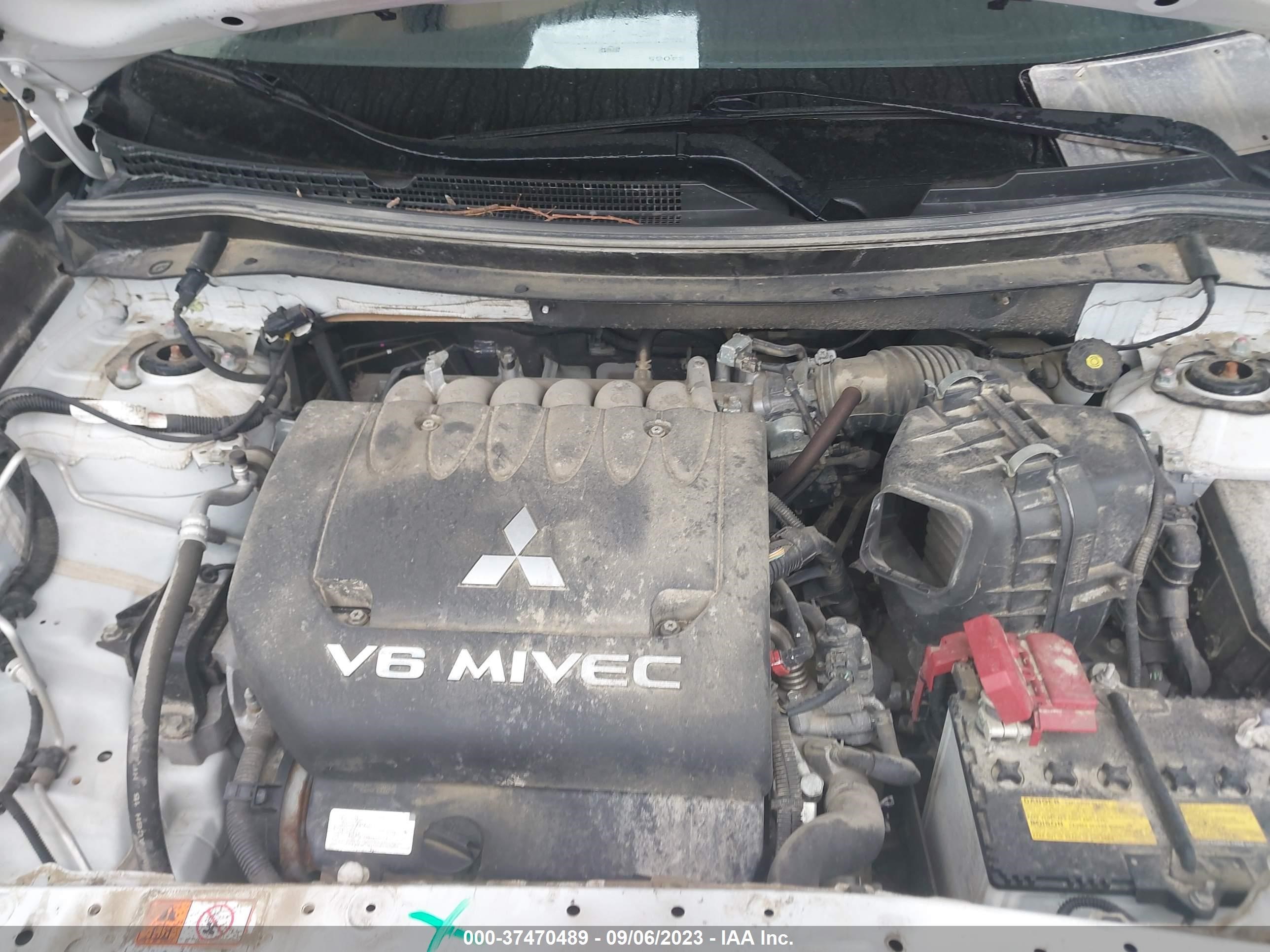 Photo 9 VIN: JA4JZ4AX1KZ010607 - MITSUBISHI OUTLANDER 