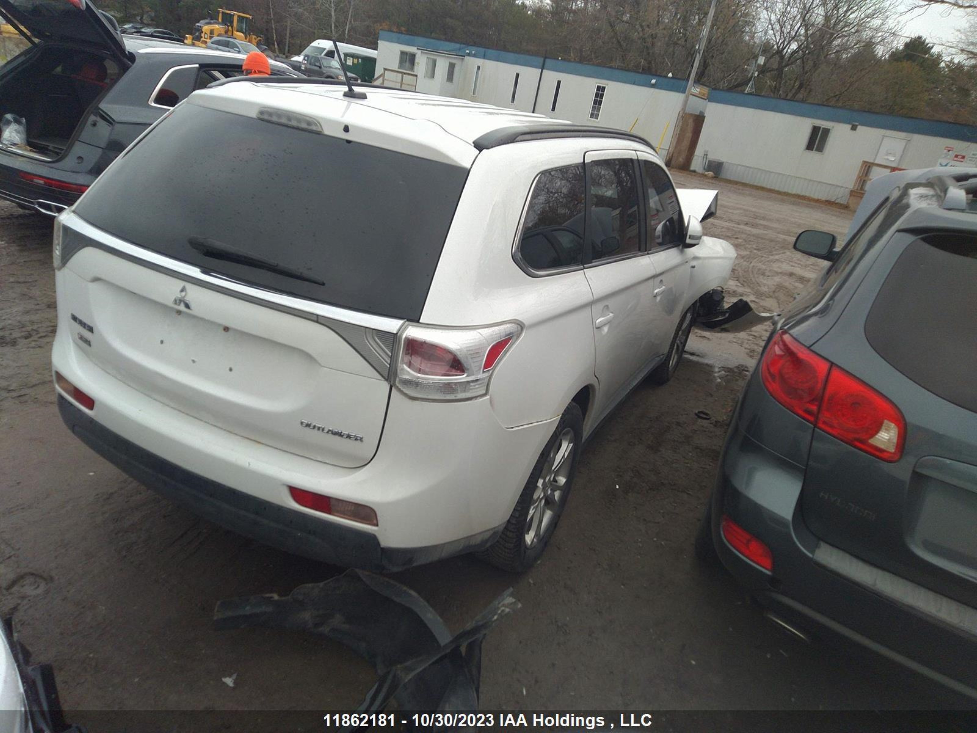 Photo 3 VIN: JA4JZ4AX2EZ603199 - MITSUBISHI OUTLANDER 