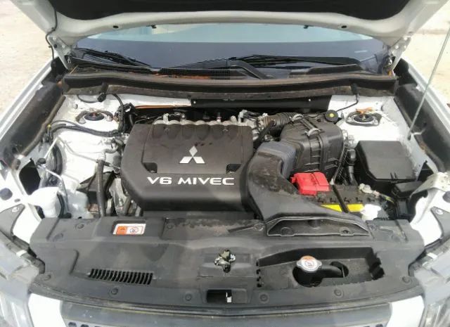 Photo 9 VIN: JA4JZ4AX2KZ010602 - MITSUBISHI OUTLANDER 