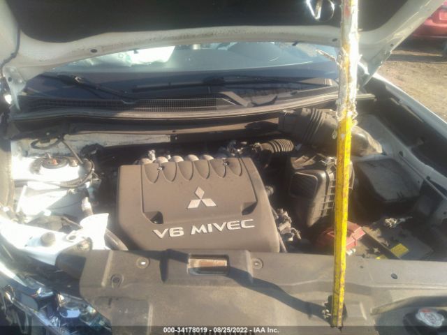 Photo 9 VIN: JA4JZ4AX3HZ005241 - MITSUBISHI OUTLANDER 