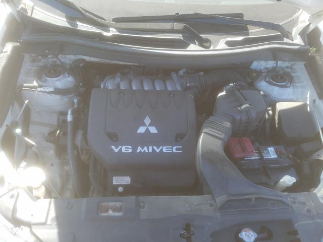 Photo 6 VIN: JA4JZ4AX4HZ015602 - MITSUBISHI OUTLANDER 