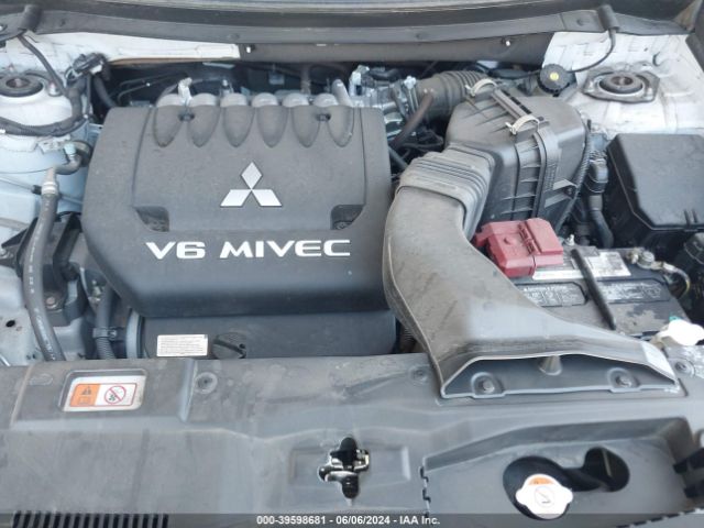 Photo 9 VIN: JA4JZ4AX4HZ069823 - MITSUBISHI OUTLANDER 