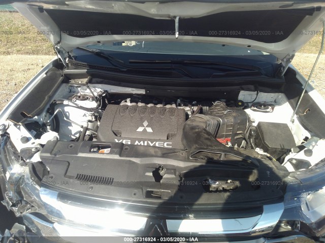 Photo 9 VIN: JA4JZ4AX4JZ054258 - MITSUBISHI OUTLANDER 