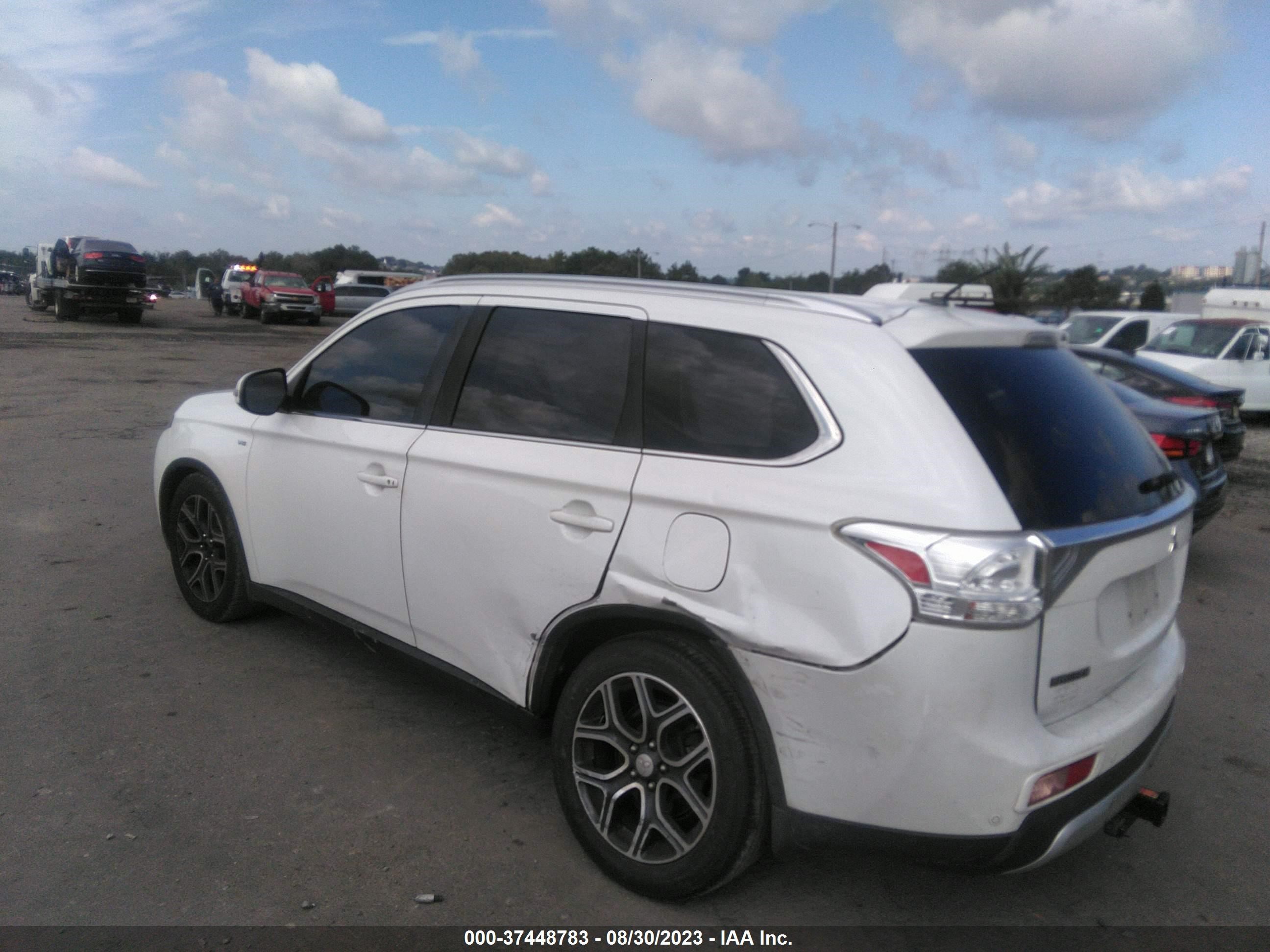 Photo 2 VIN: JA4JZ4AX5FZ009305 - MITSUBISHI OUTLANDER 