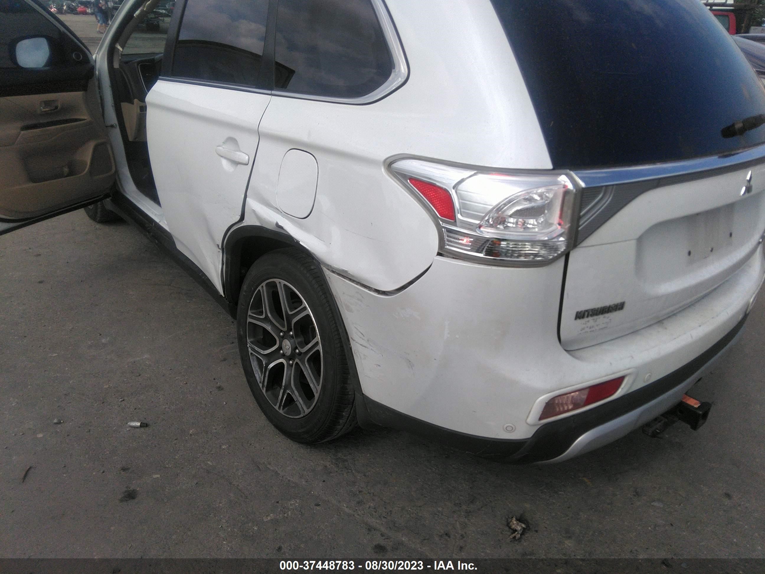 Photo 5 VIN: JA4JZ4AX5FZ009305 - MITSUBISHI OUTLANDER 