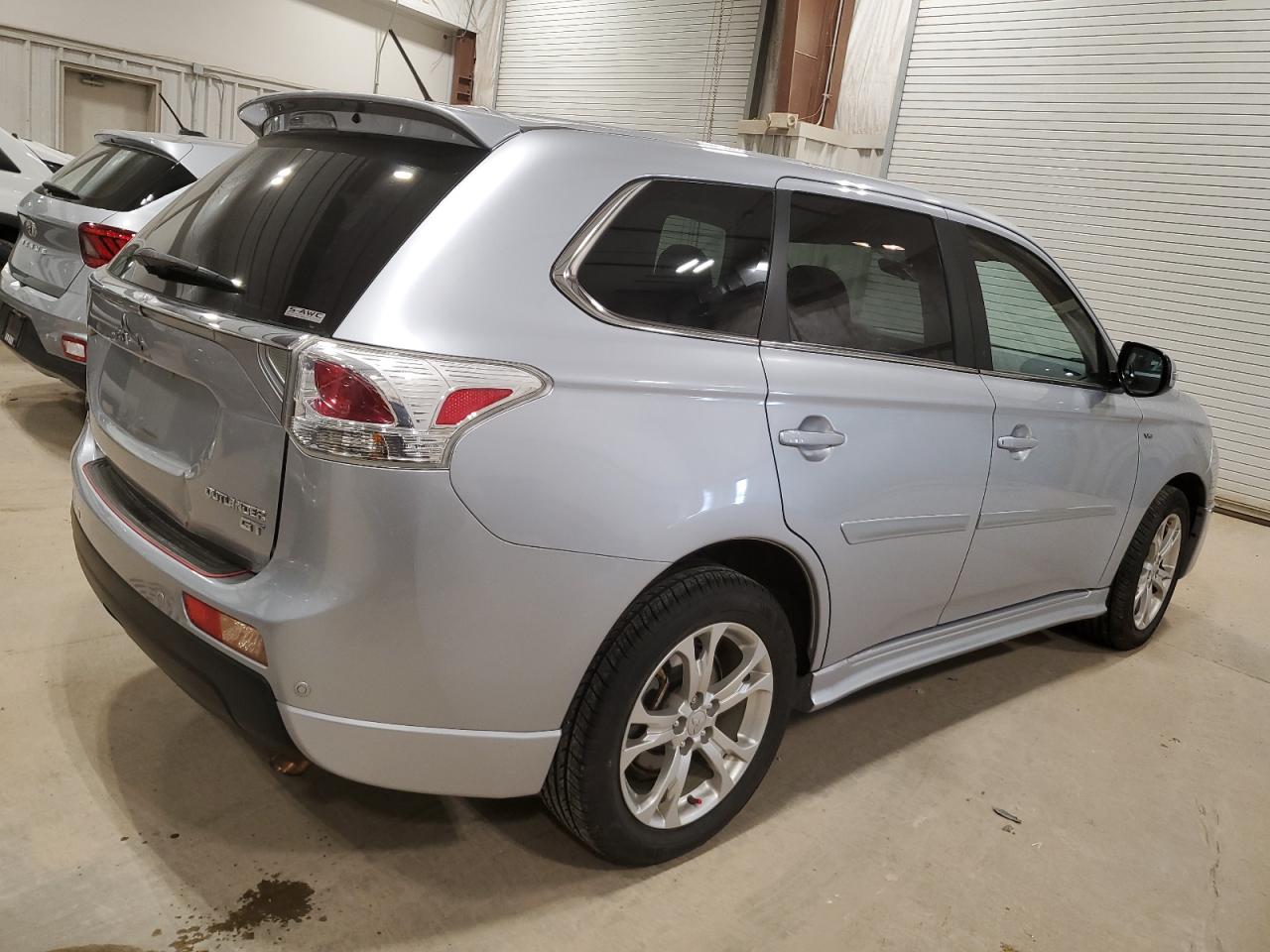 Photo 2 VIN: JA4JZ4AX6EZ003768 - MITSUBISHI OUTLANDER 