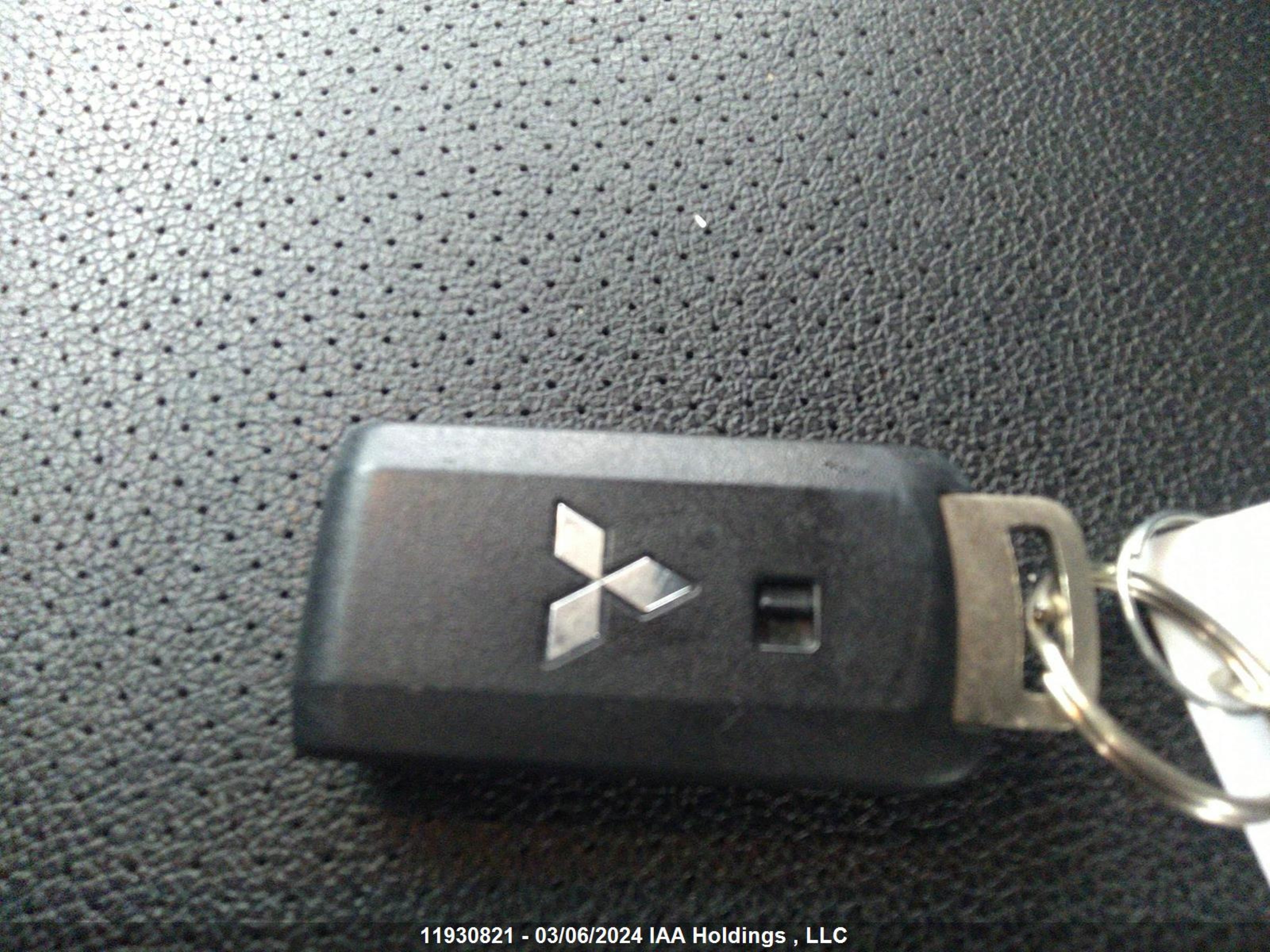 Photo 10 VIN: JA4JZ4AX6GZ602611 - MITSUBISHI OUTLANDER 