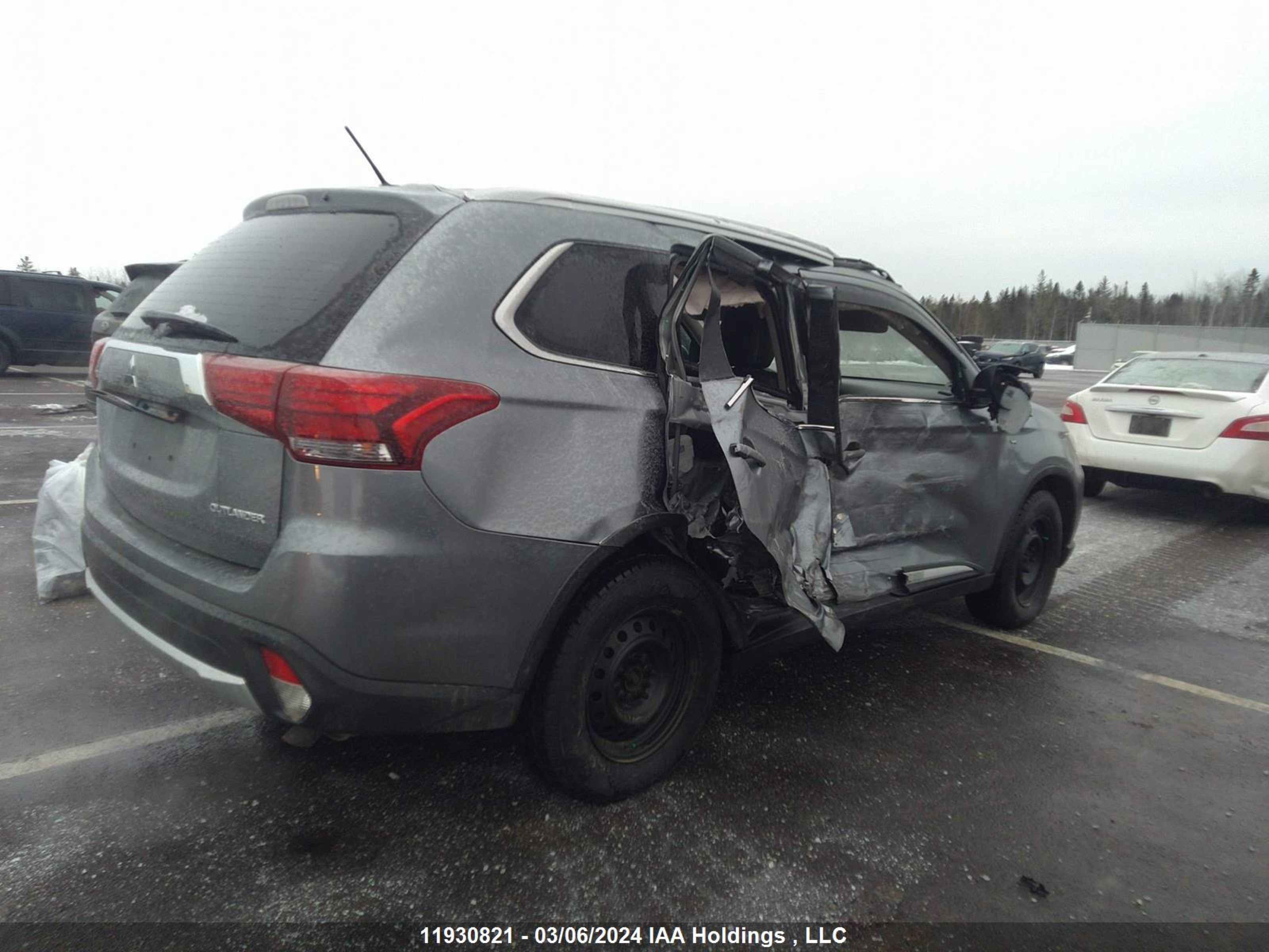 Photo 3 VIN: JA4JZ4AX6GZ602611 - MITSUBISHI OUTLANDER 