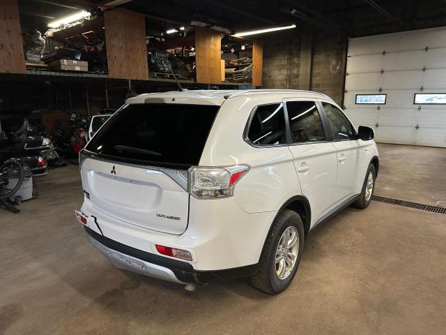 Photo 2 VIN: JA4JZ4AX7FZ601854 - MITSUBISHI OUTLANDER 