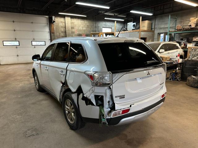 Photo 3 VIN: JA4JZ4AX7FZ601854 - MITSUBISHI OUTLANDER 