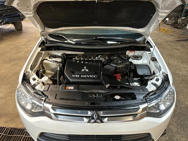 Photo 4 VIN: JA4JZ4AX7FZ601854 - MITSUBISHI OUTLANDER 