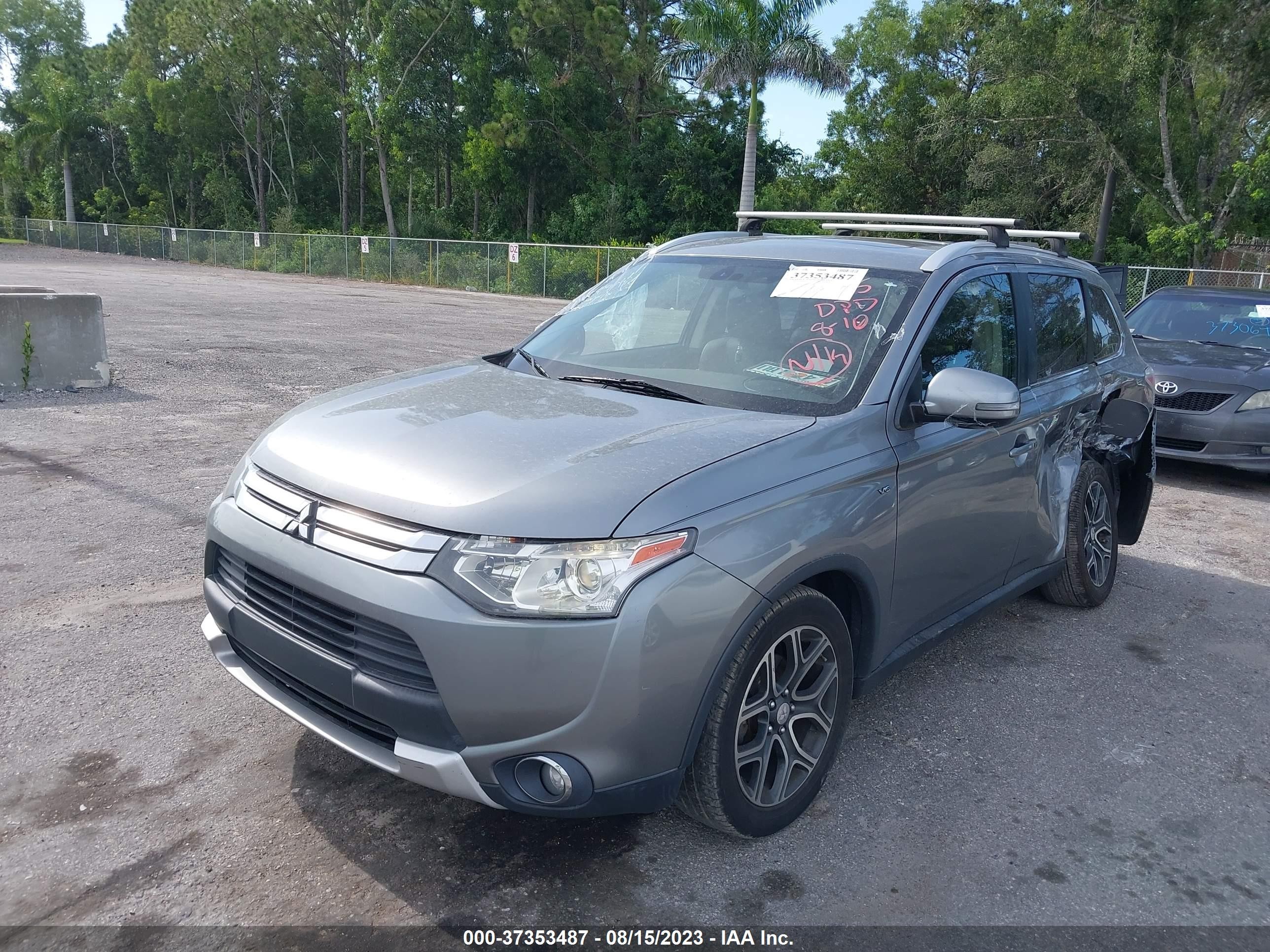 Photo 1 VIN: JA4JZ4AX9FZ011185 - MITSUBISHI OUTLANDER 