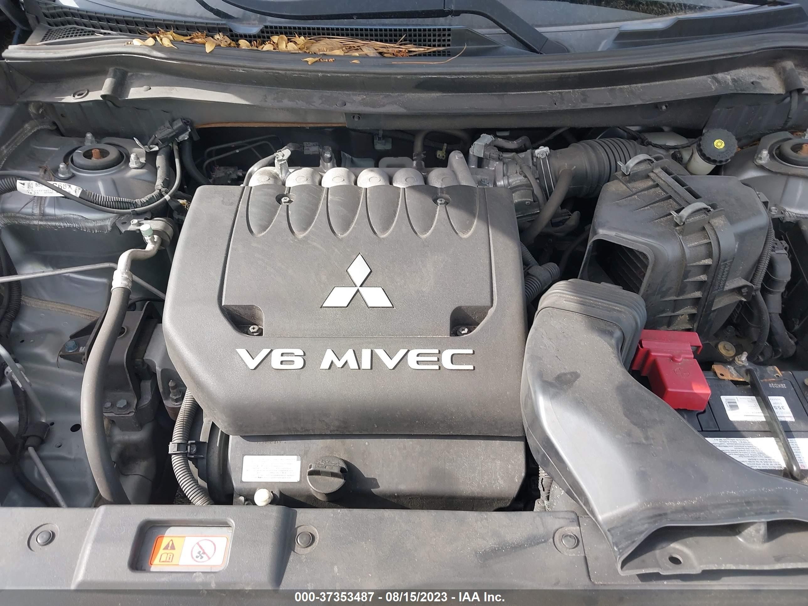 Photo 9 VIN: JA4JZ4AX9FZ011185 - MITSUBISHI OUTLANDER 