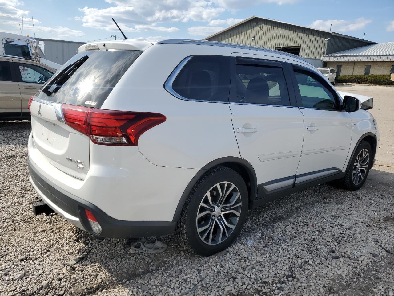 Photo 2 VIN: JA4JZ4AX9GZ009048 - MITSUBISHI OUTLANDER 