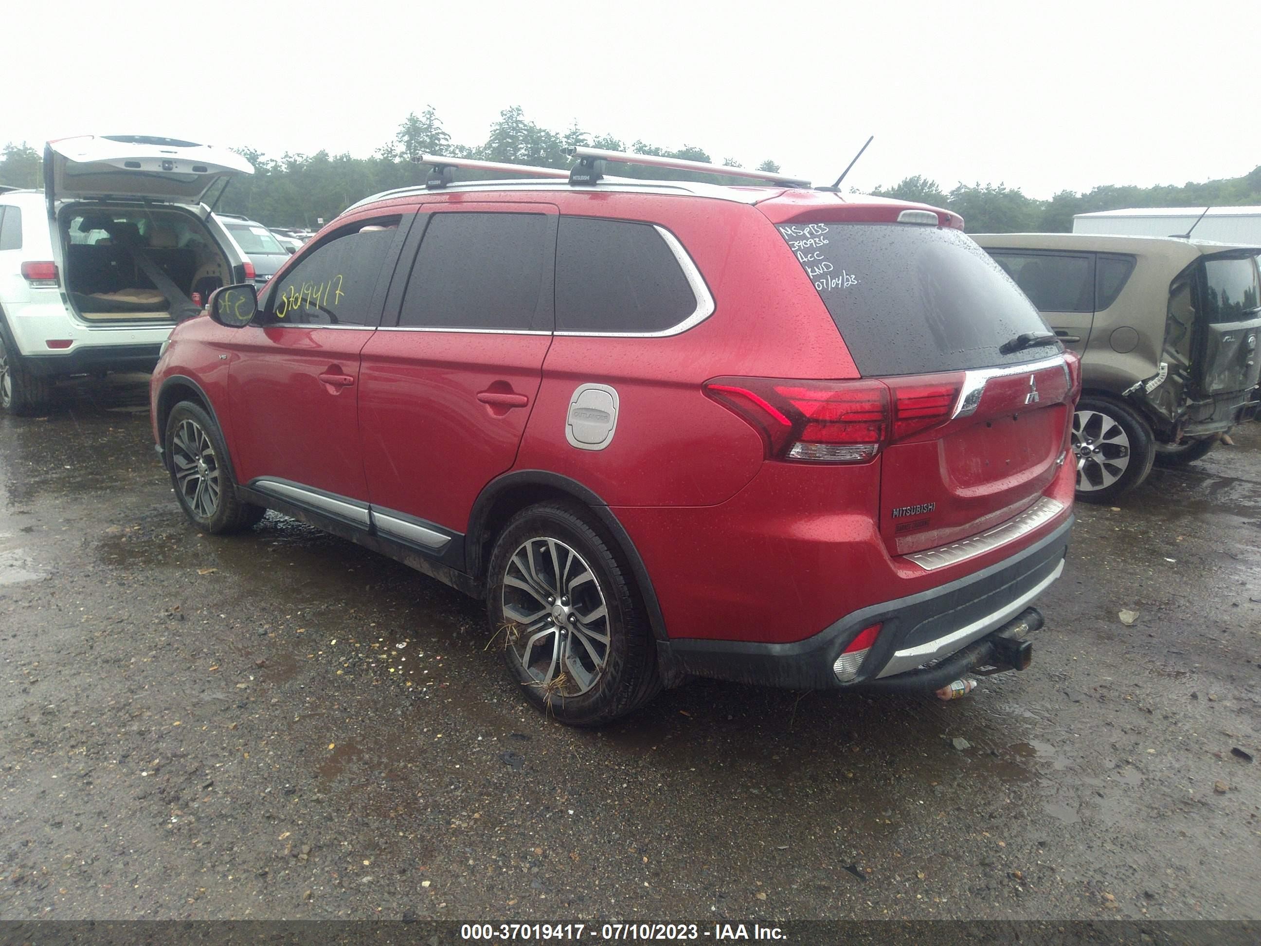 Photo 2 VIN: JA4JZ4AX9GZ031874 - MITSUBISHI OUTLANDER 