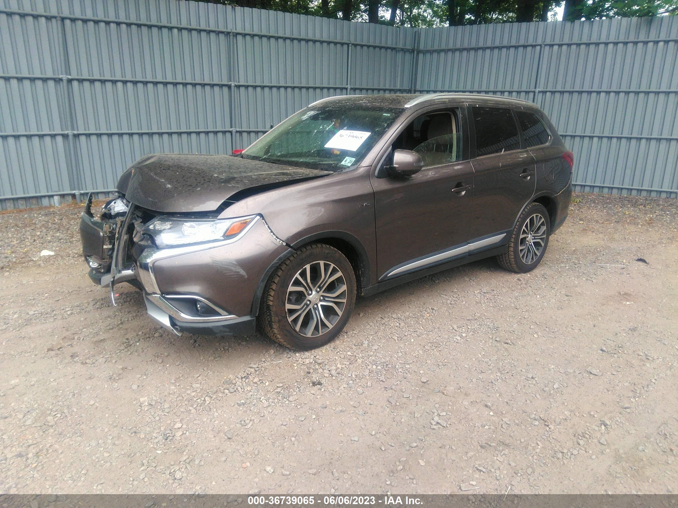 Photo 1 VIN: JA4JZ4AX9JZ000423 - MITSUBISHI OUTLANDER 