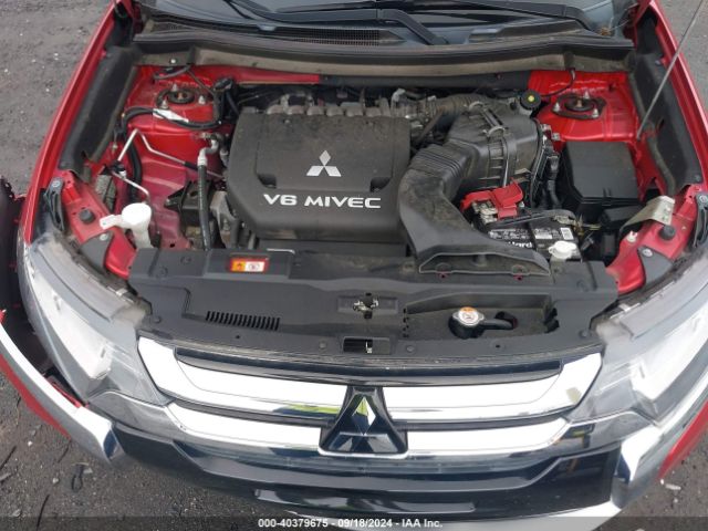 Photo 9 VIN: JA4JZ4AXXJZ010748 - MITSUBISHI OUTLANDER 