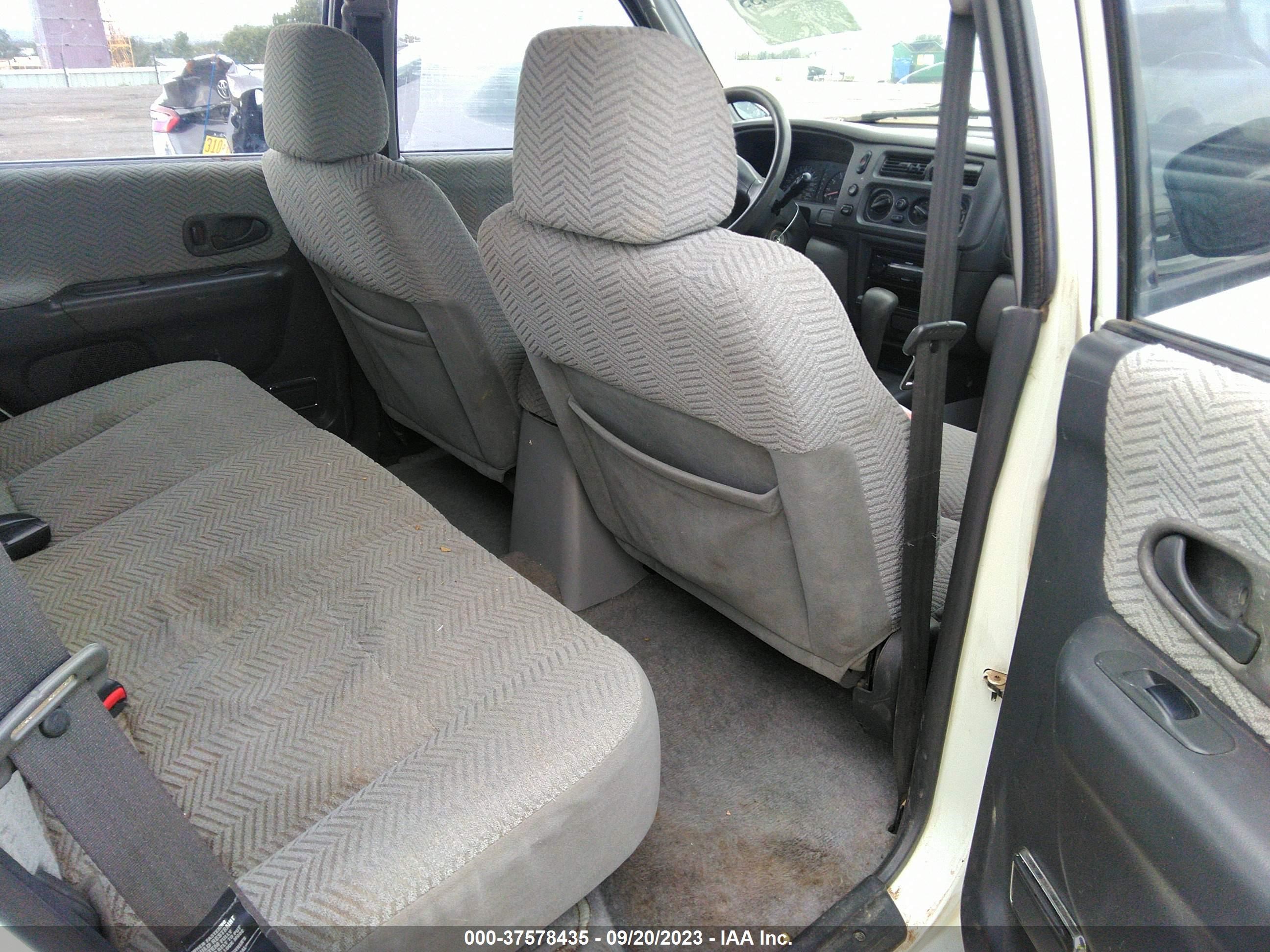 Photo 7 VIN: JA4LS21H01P021196 - MITSUBISHI MONTERO SPORT 