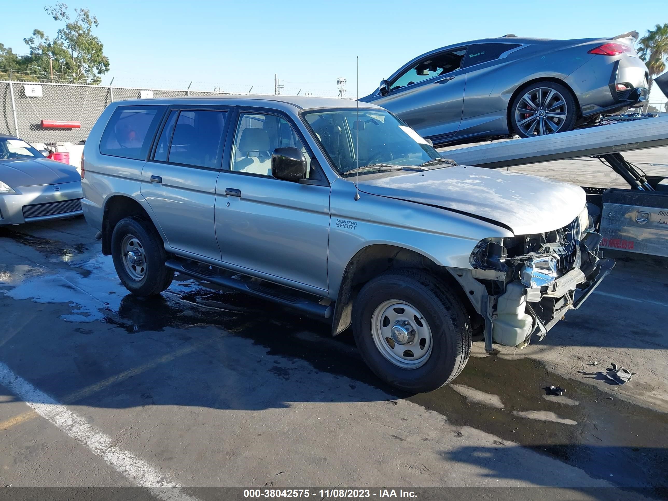 Photo 0 VIN: JA4LS21H3YP035748 - MITSUBISHI MONTERO SPORT 