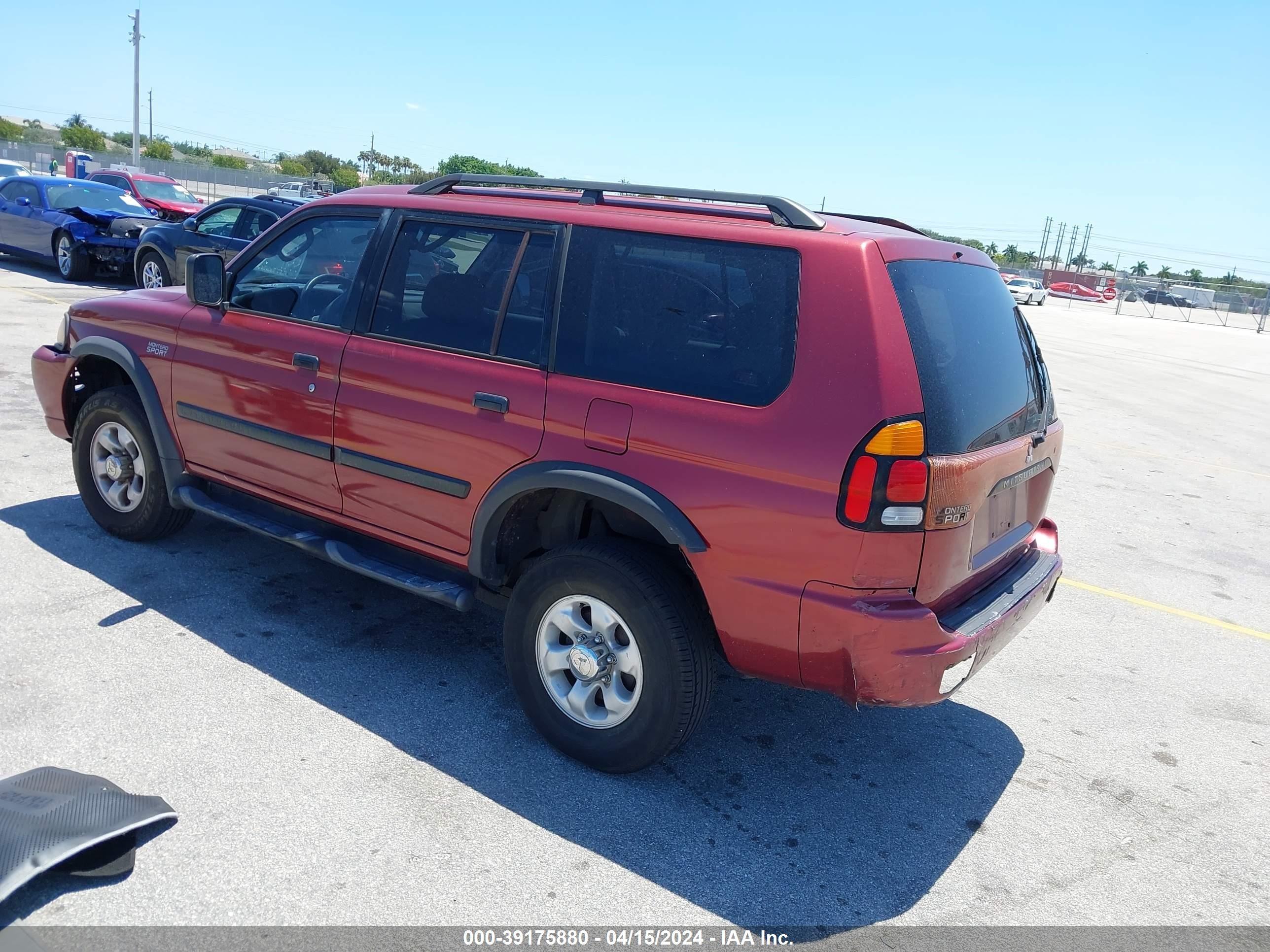 Photo 2 VIN: JA4LS21H83J047860 - MITSUBISHI MONTERO SPORT 