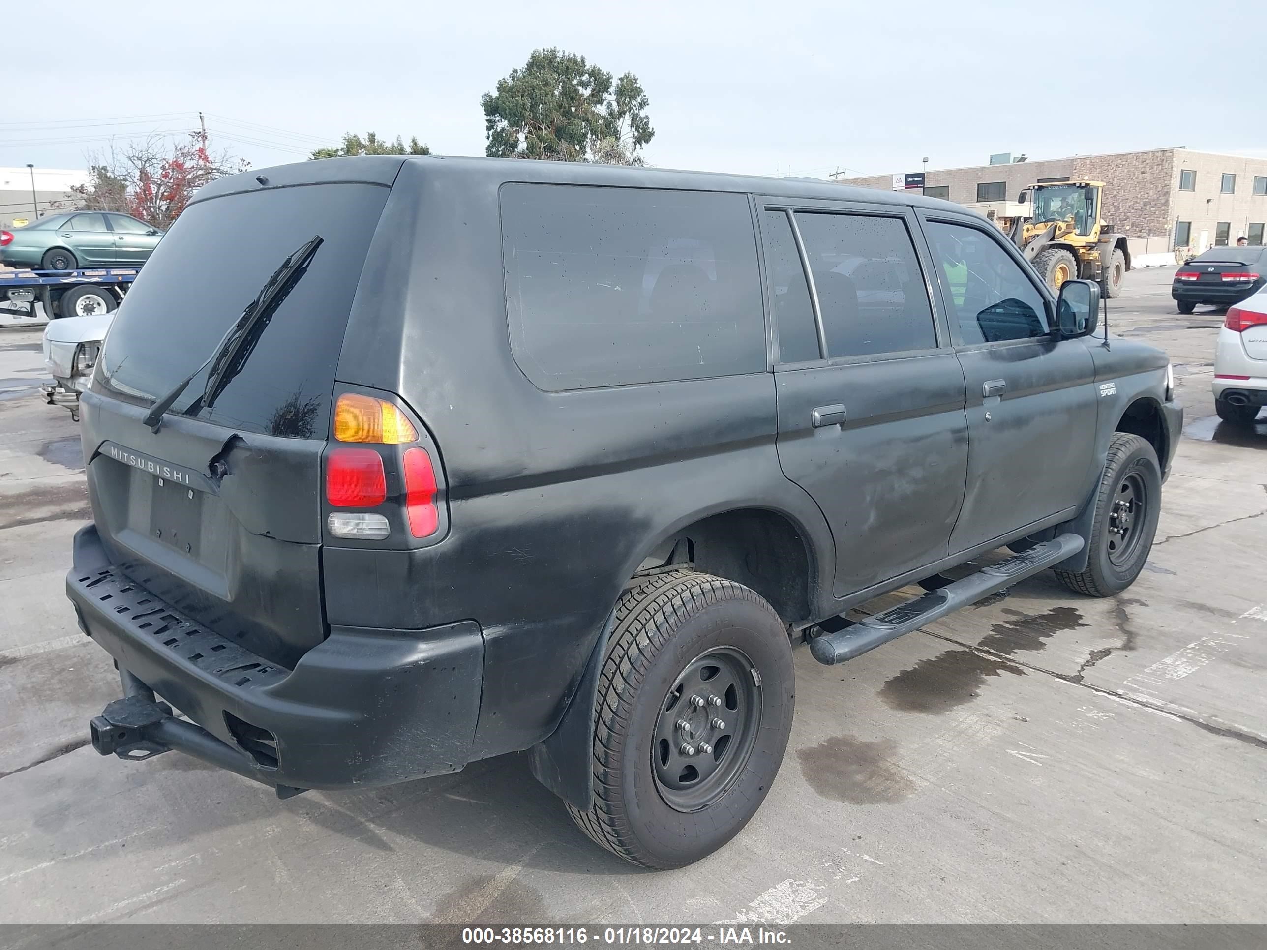 Photo 3 VIN: JA4LS21HXYP812734 - MITSUBISHI MONTERO SPORT 