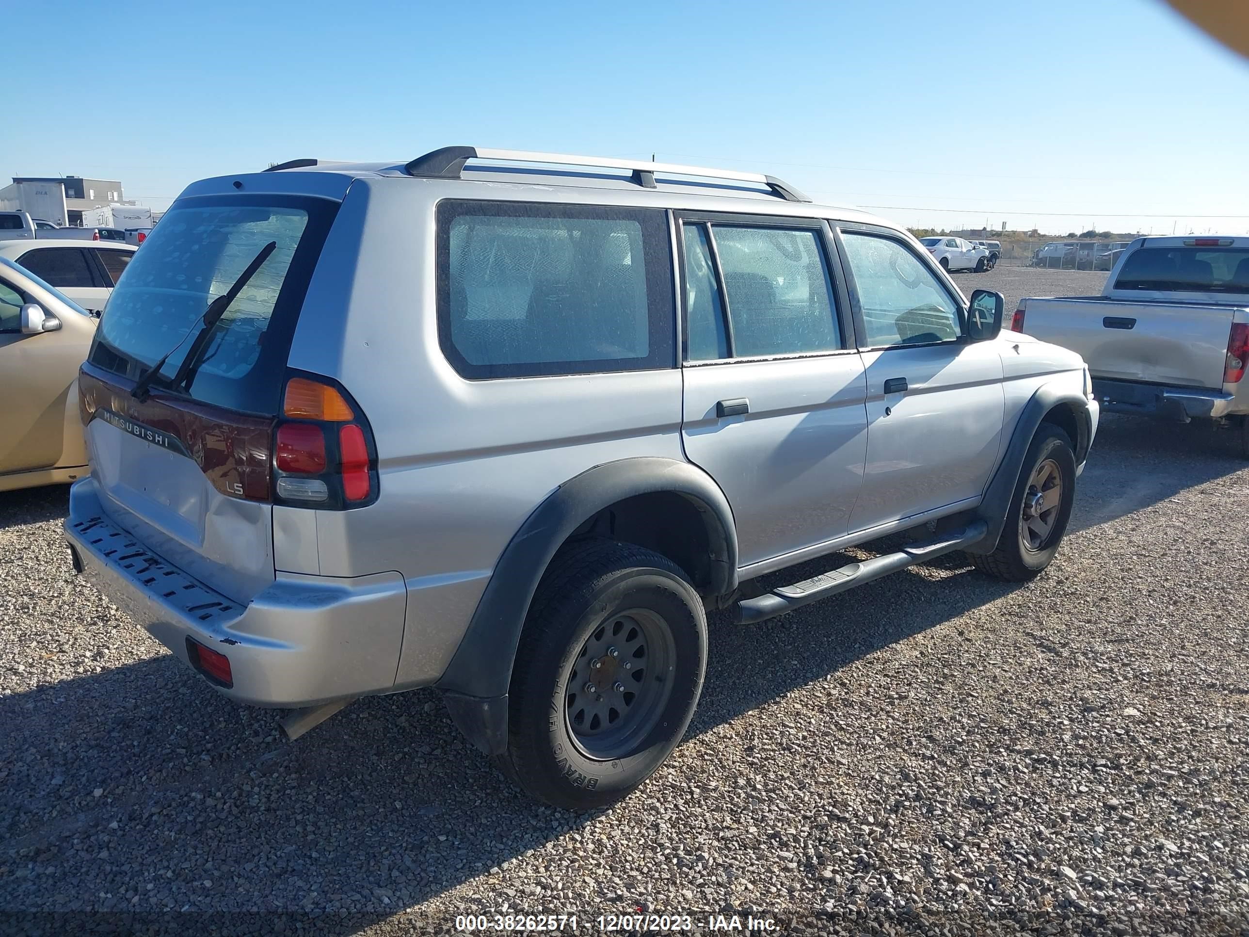 Photo 3 VIN: JA4LS21R84J006039 - MITSUBISHI MONTERO SPORT 