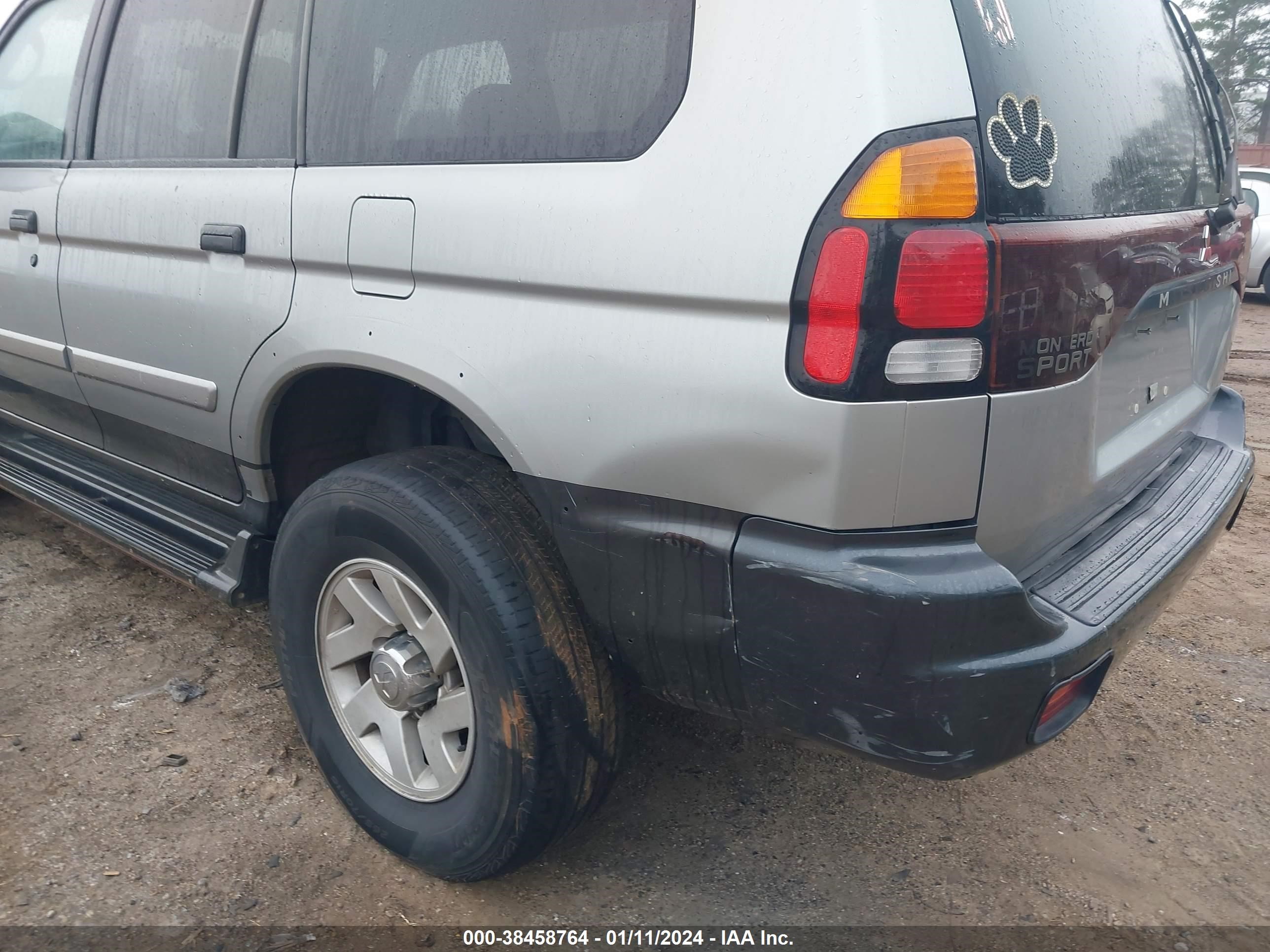 Photo 5 VIN: JA4LS31H1YP812580 - MITSUBISHI MONTERO SPORT 