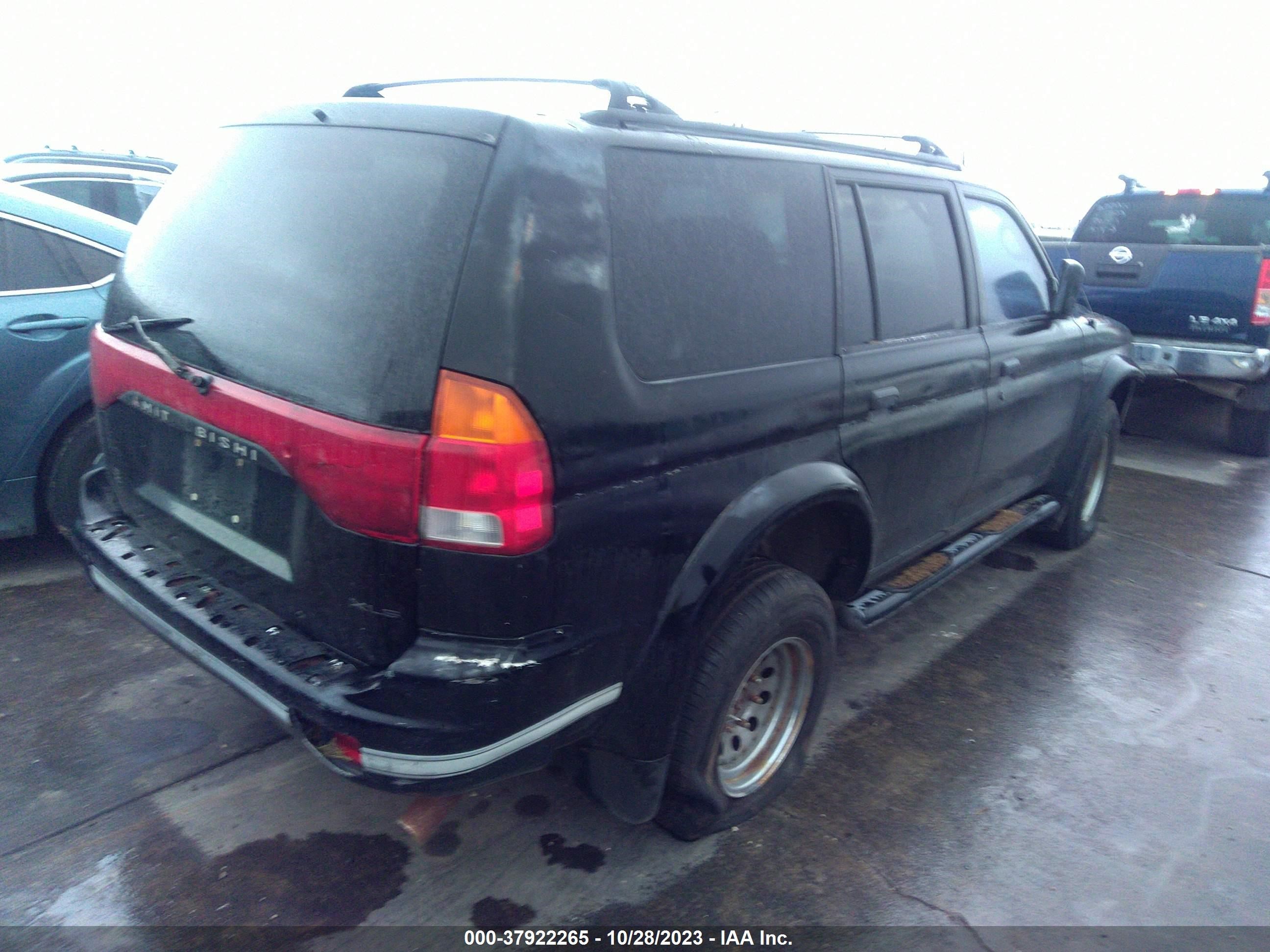 Photo 3 VIN: JA4LS31H2XP017083 - MITSUBISHI MONTERO SPORT 