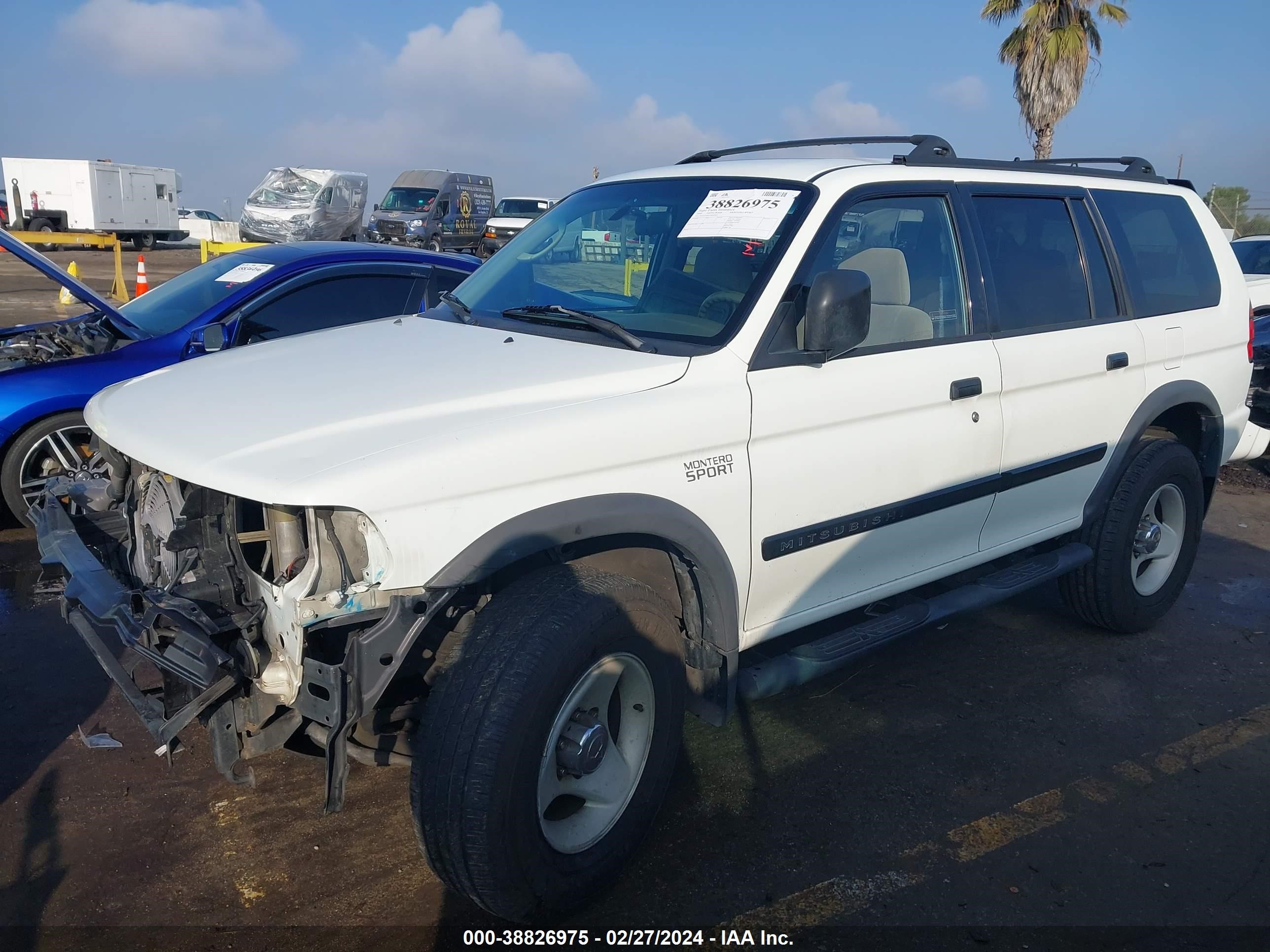 Photo 1 VIN: JA4LS31H2YP020907 - MITSUBISHI MONTERO SPORT 