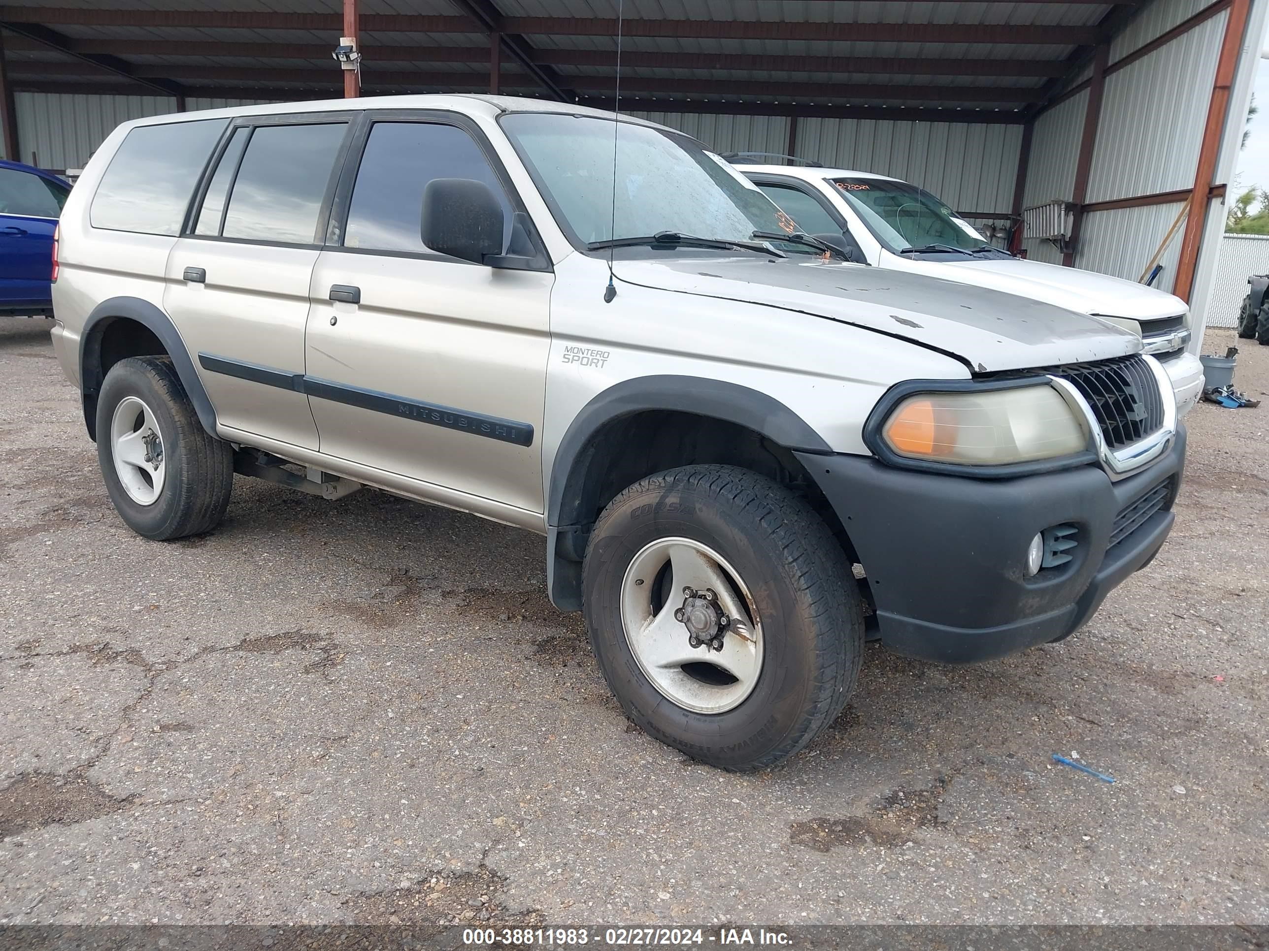 Photo 0 VIN: JA4LS31H4YP025767 - MITSUBISHI MONTERO SPORT 