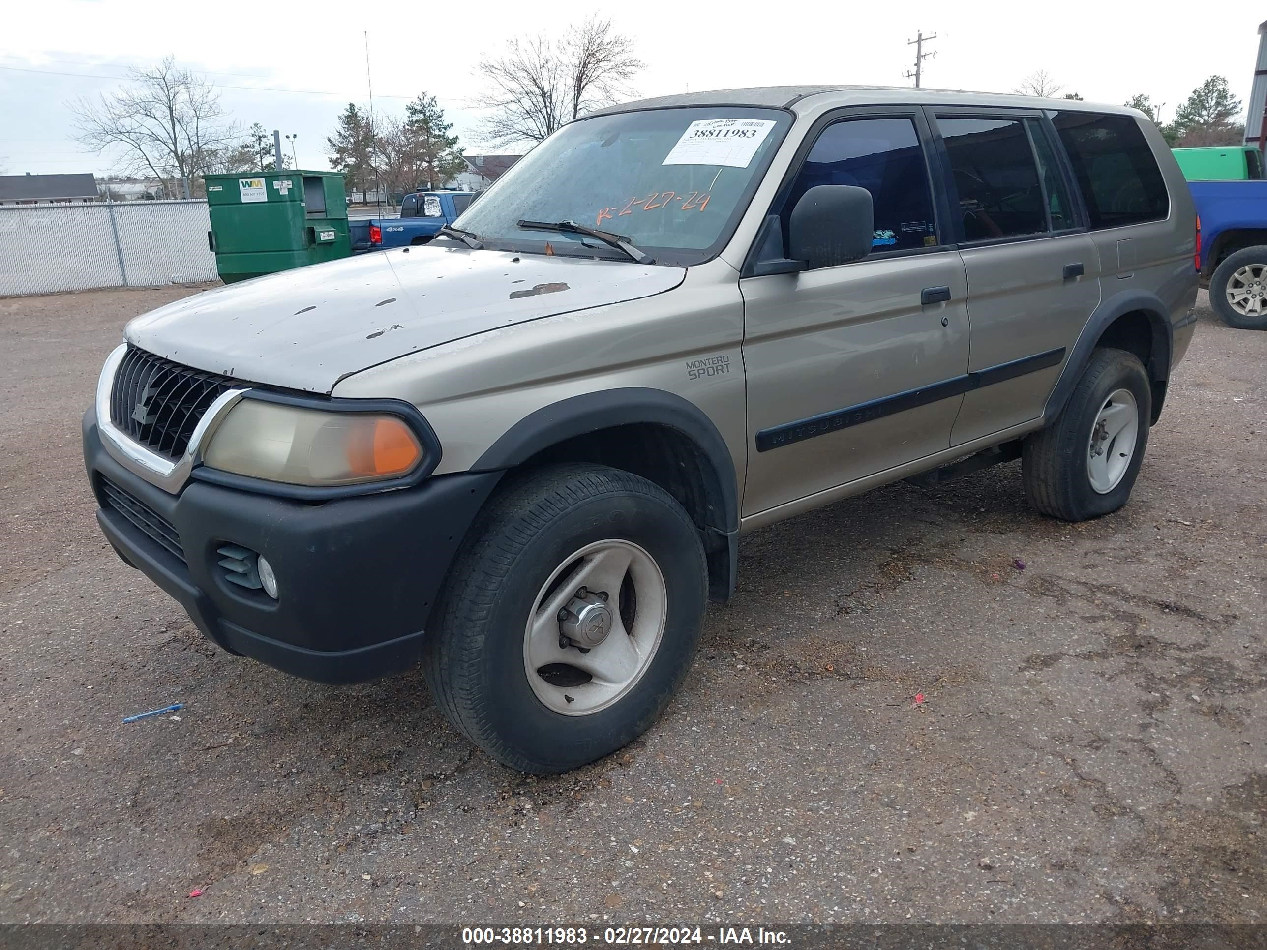 Photo 1 VIN: JA4LS31H4YP025767 - MITSUBISHI MONTERO SPORT 