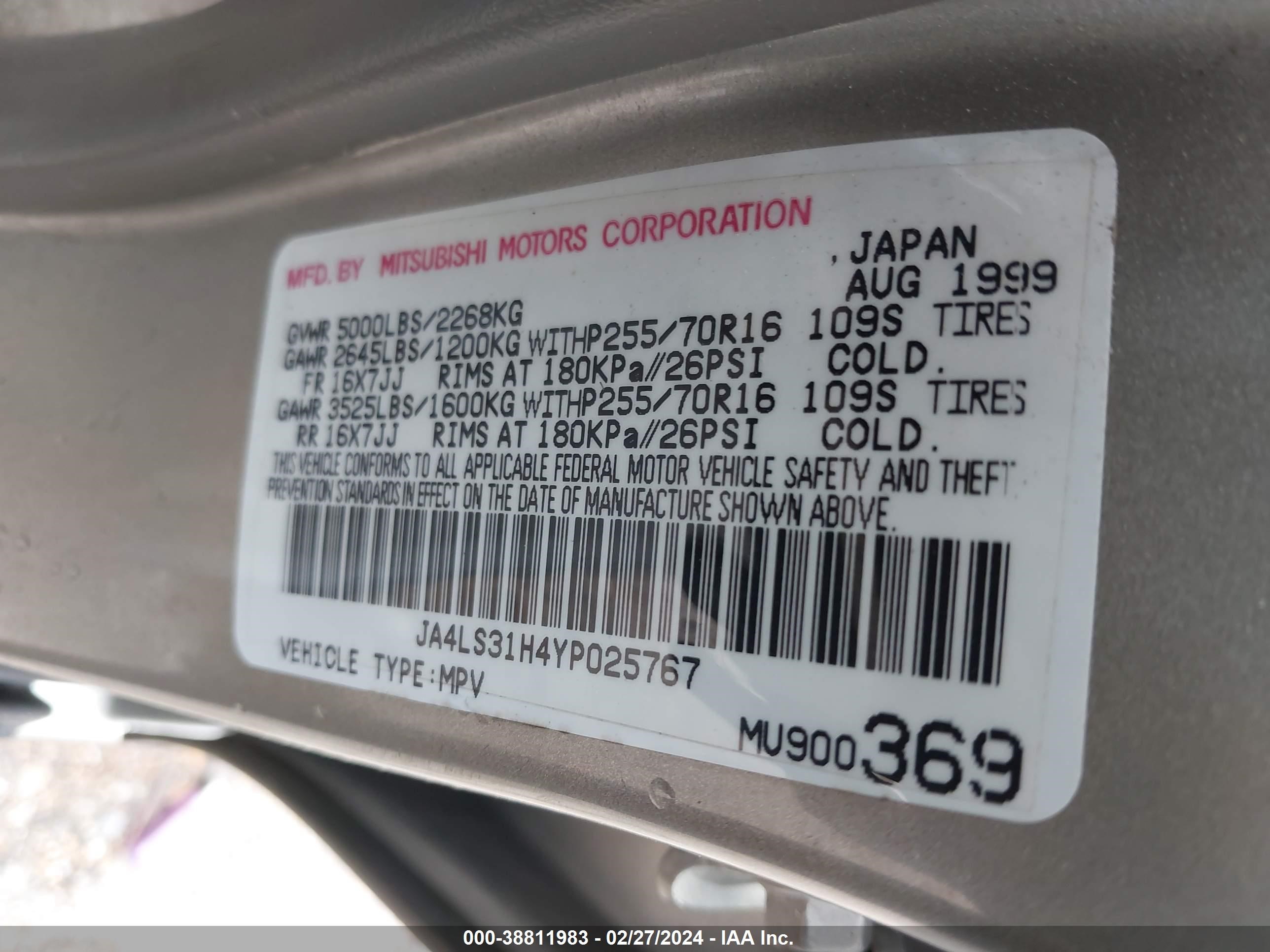 Photo 8 VIN: JA4LS31H4YP025767 - MITSUBISHI MONTERO SPORT 