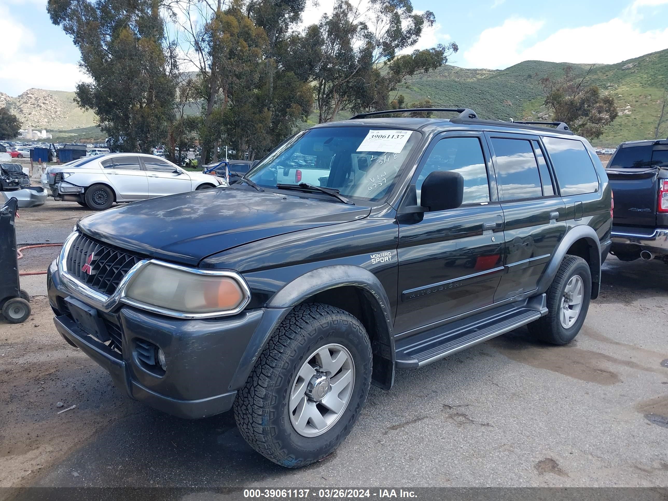 Photo 1 VIN: JA4LS31H5YP050757 - MITSUBISHI MONTERO SPORT 