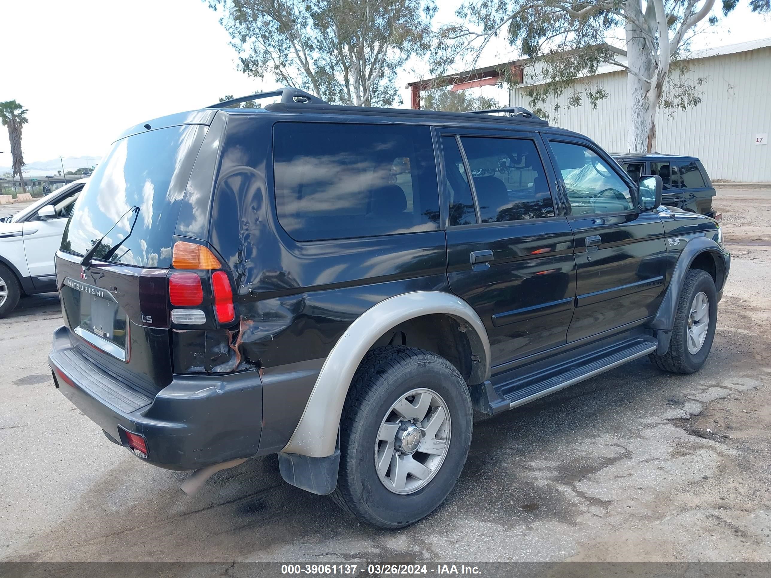 Photo 3 VIN: JA4LS31H5YP050757 - MITSUBISHI MONTERO SPORT 