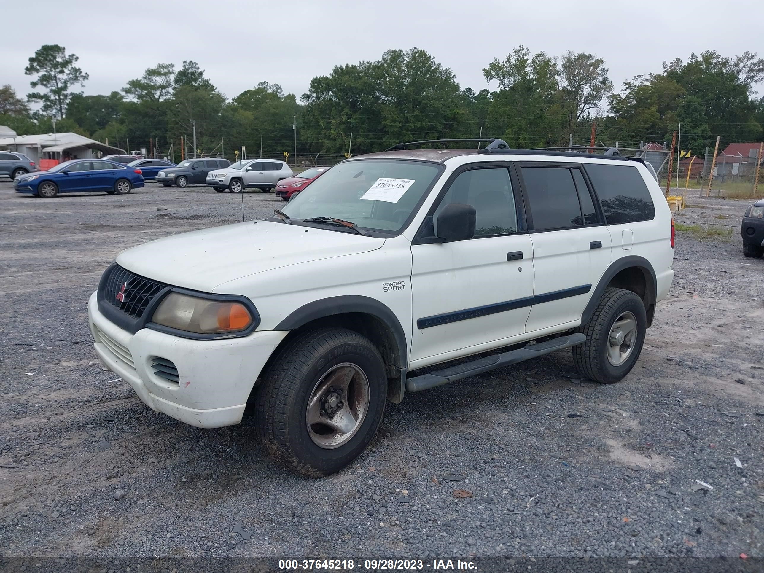 Photo 1 VIN: JA4LS31H8YP031930 - MITSUBISHI MONTERO SPORT 