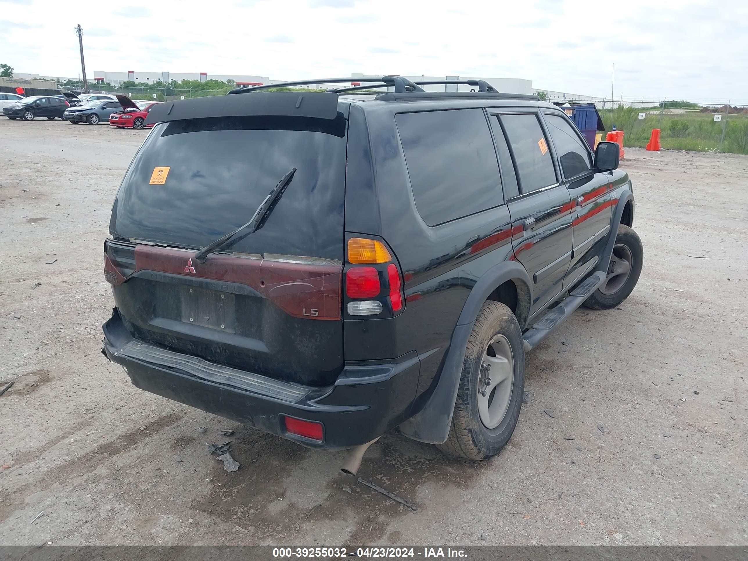 Photo 3 VIN: JA4LS31H9YP019799 - MITSUBISHI MONTERO SPORT 