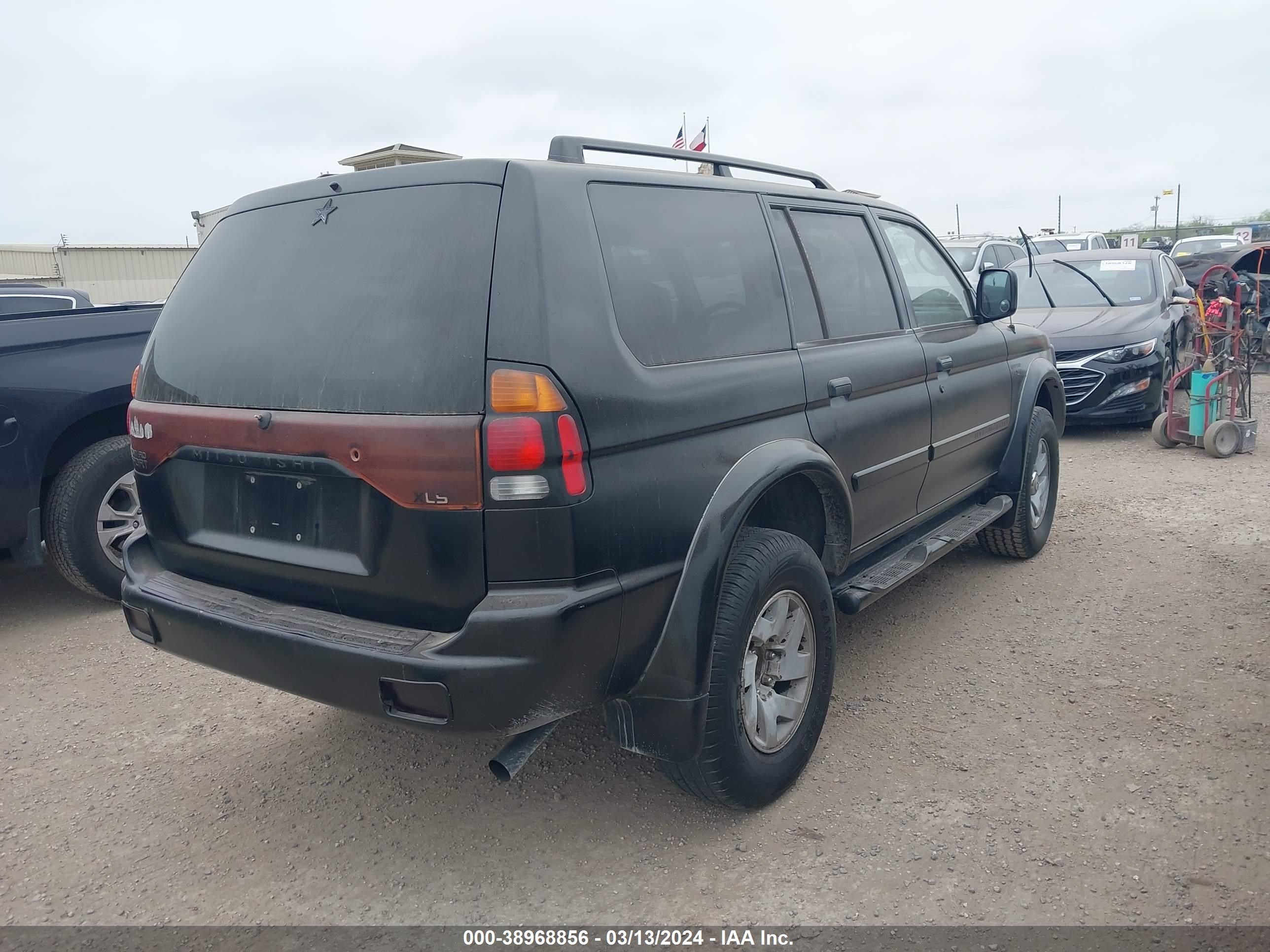 Photo 3 VIN: JA4LS31R02J064777 - MITSUBISHI MONTERO SPORT 