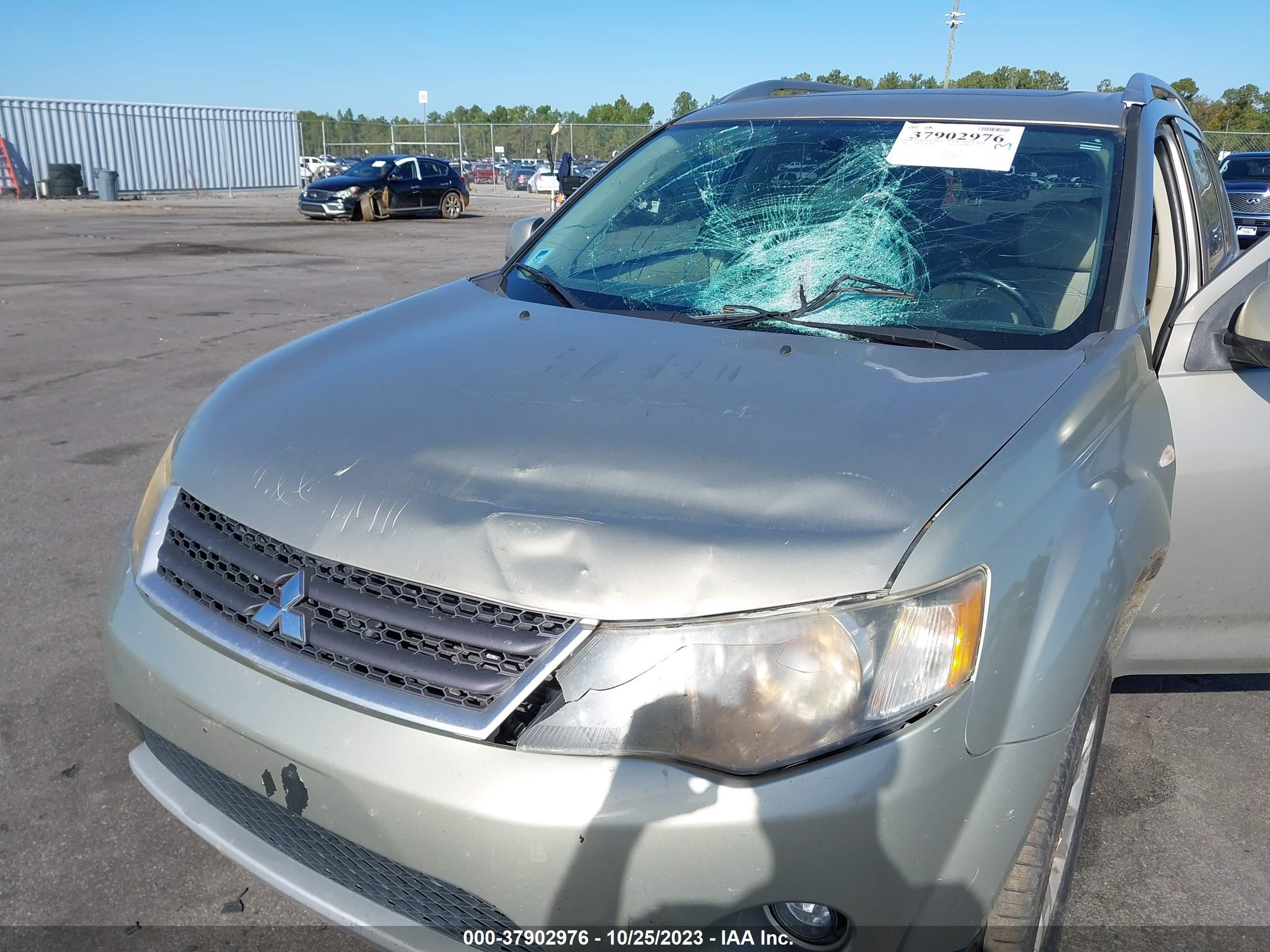 Photo 5 VIN: JA4LS31W09Z008873 - MITSUBISHI OUTLANDER 