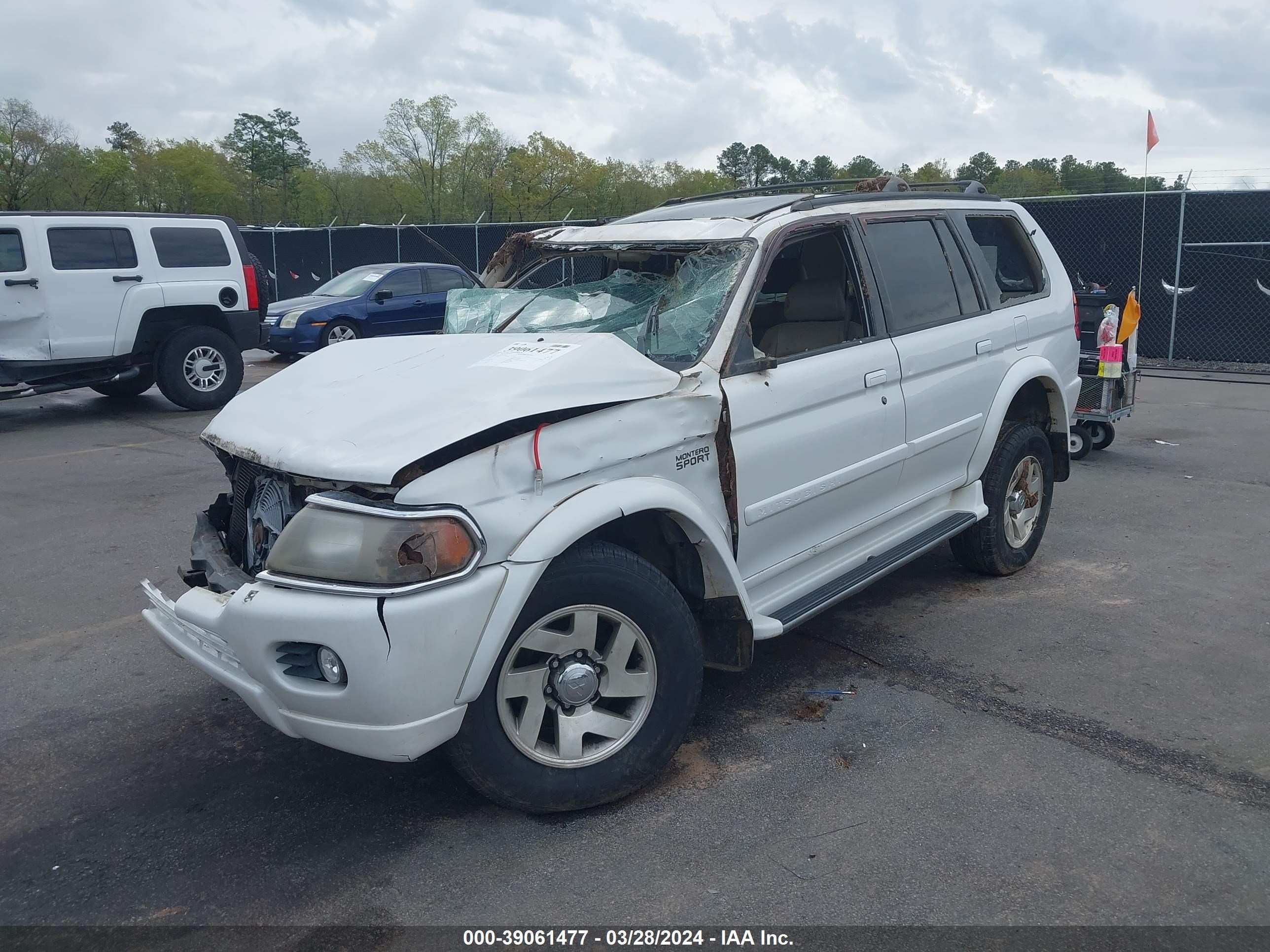 Photo 1 VIN: JA4LS41R0YP054827 - MITSUBISHI MONTERO SPORT 