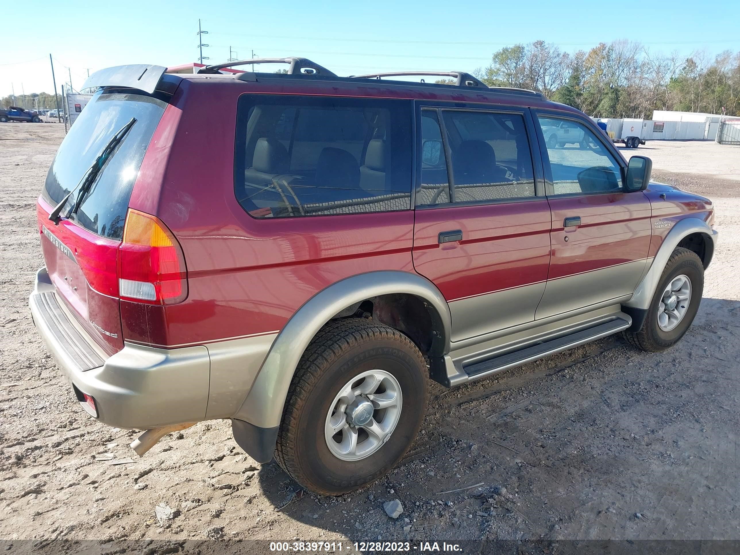 Photo 3 VIN: JA4LS41R1XP023097 - MITSUBISHI MONTERO SPORT 