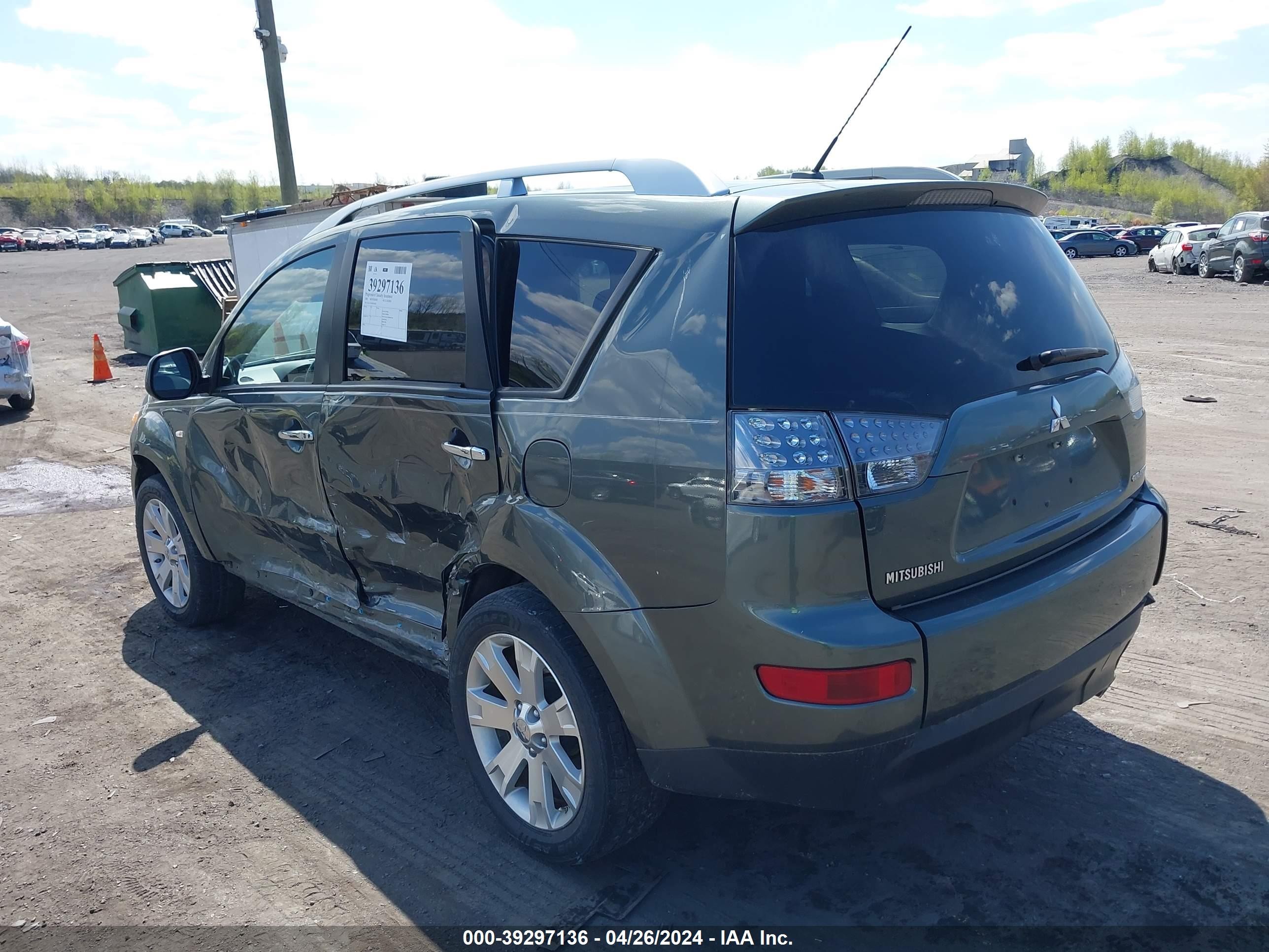 Photo 2 VIN: JA4LT31W49Z002426 - MITSUBISHI OUTLANDER 