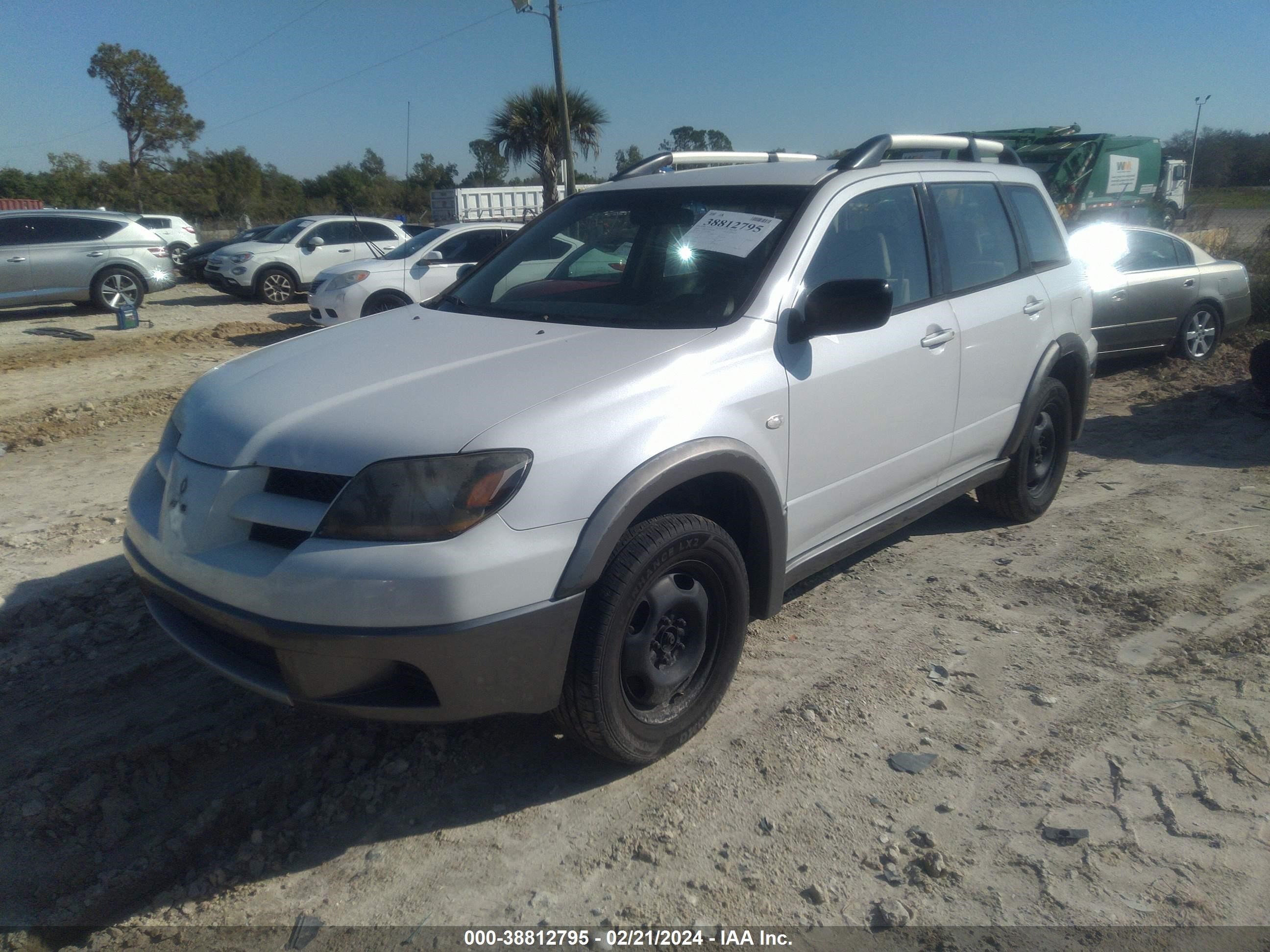 Photo 1 VIN: JA4LX31F44U038868 - MITSUBISHI OUTLANDER 