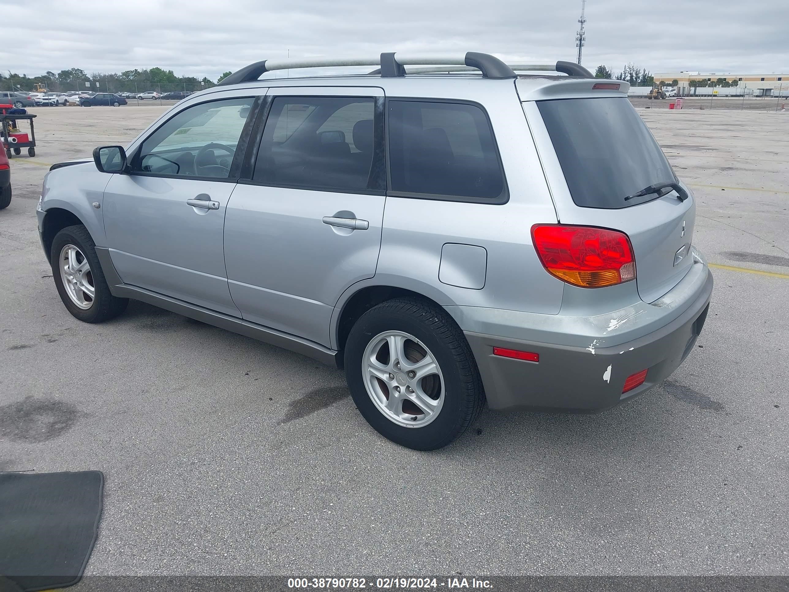 Photo 2 VIN: JA4LX31FX4U003168 - MITSUBISHI OUTLANDER 