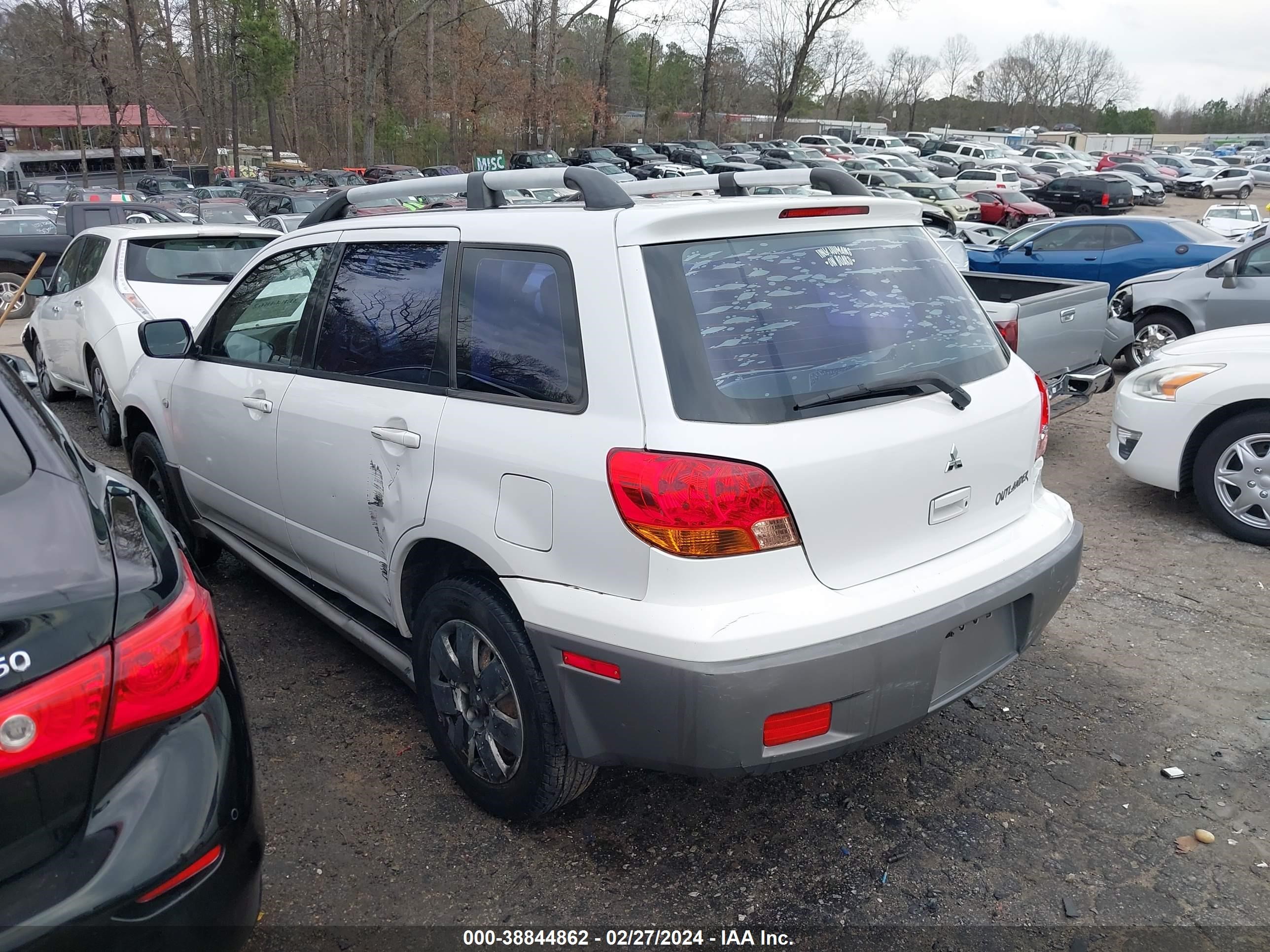 Photo 2 VIN: JA4LX31G03U040852 - MITSUBISHI OUTLANDER 