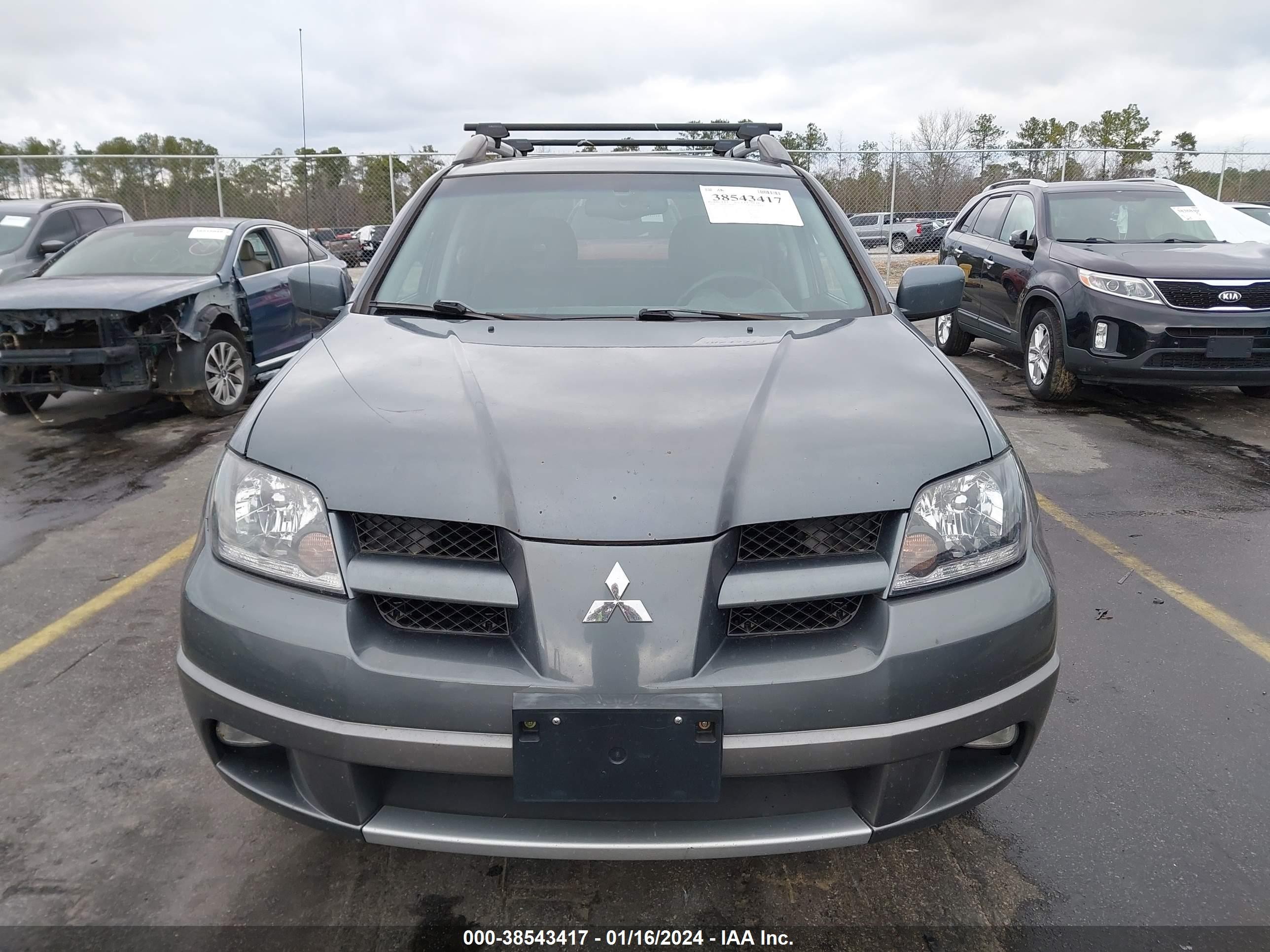 Photo 5 VIN: JA4LX41F44U013636 - MITSUBISHI OUTLANDER 