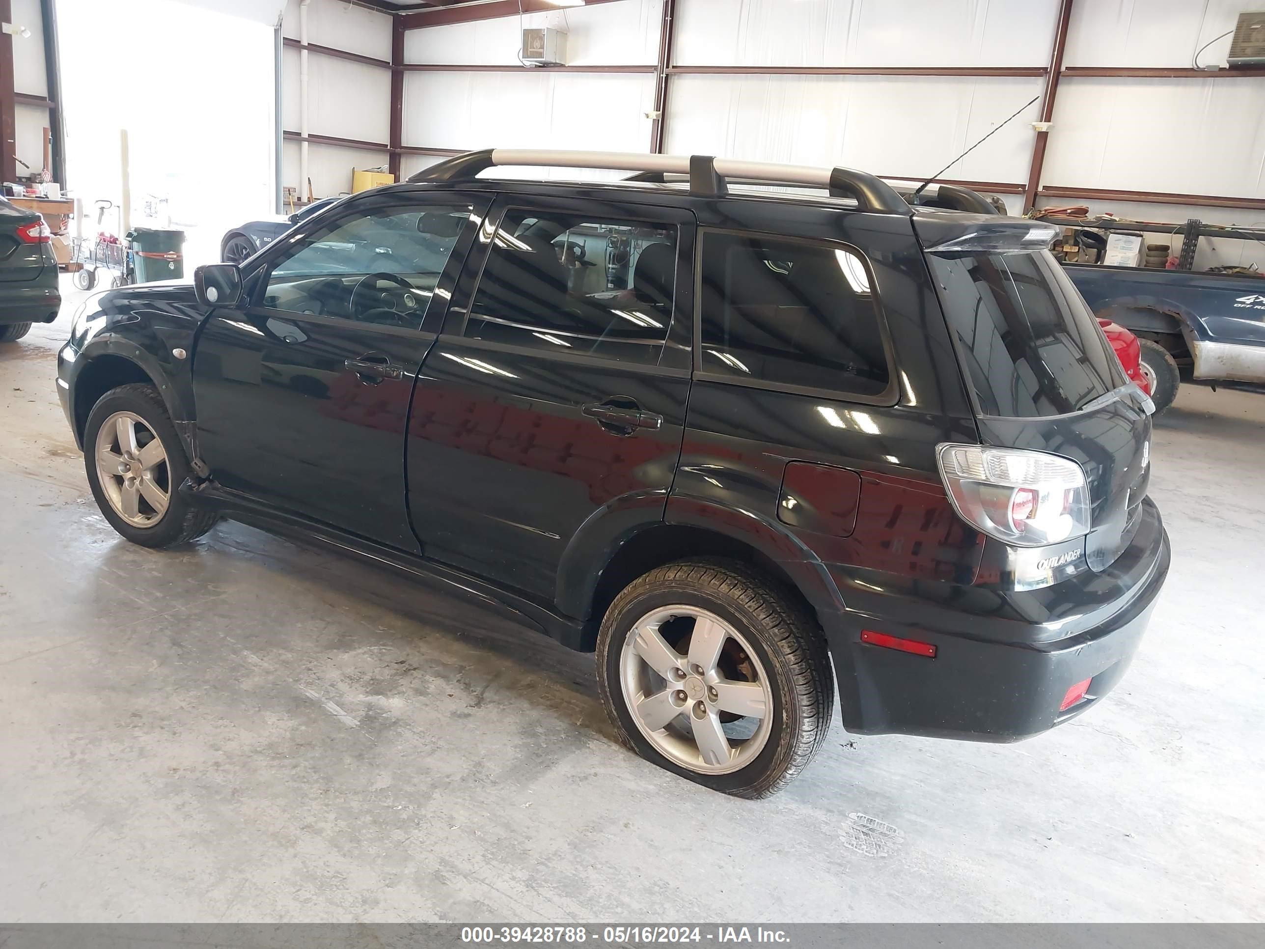 Photo 2 VIN: JA4LX81F15U017362 - MITSUBISHI OUTLANDER 